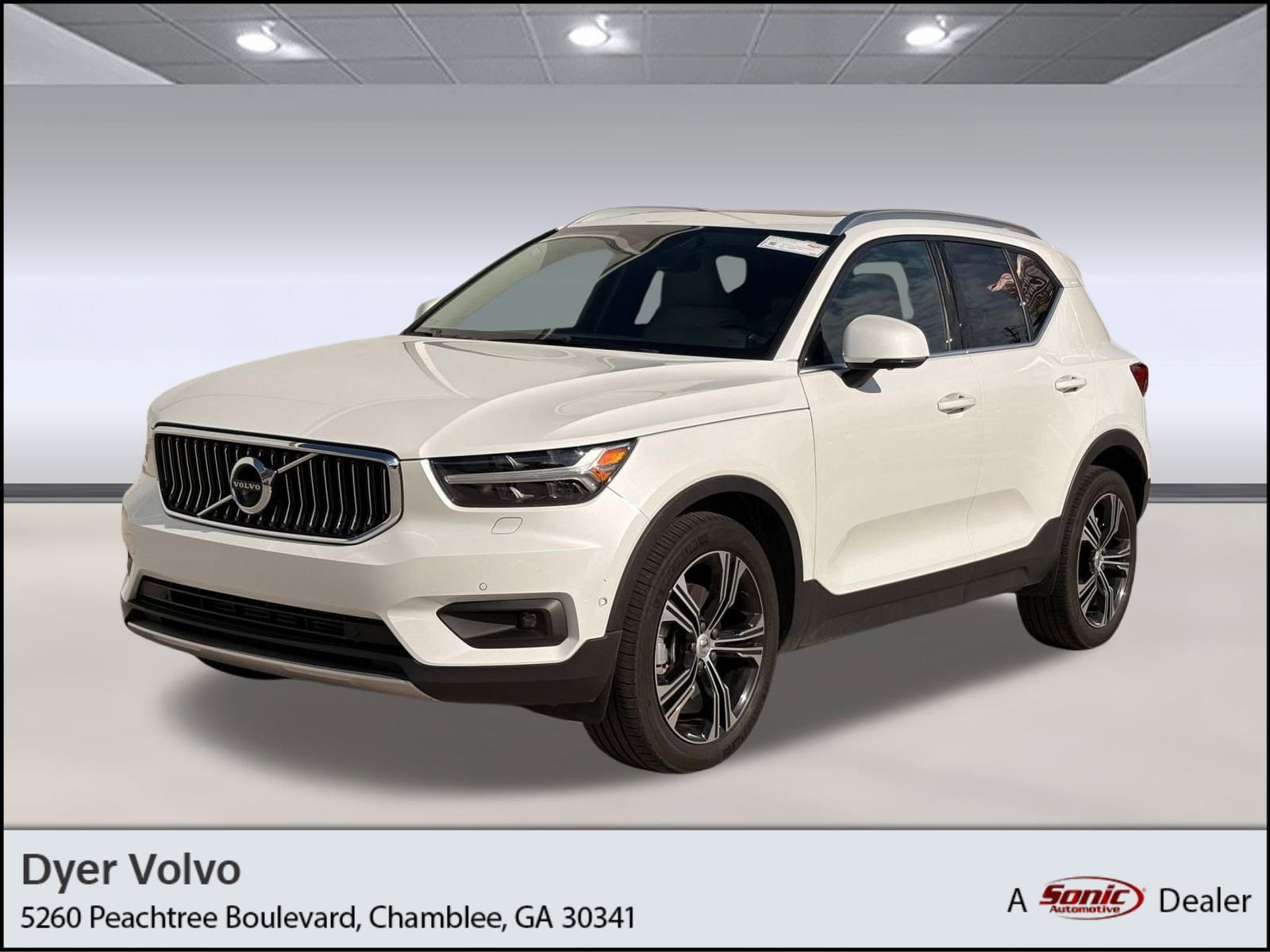 2020 Volvo XC40 Inscription's photo