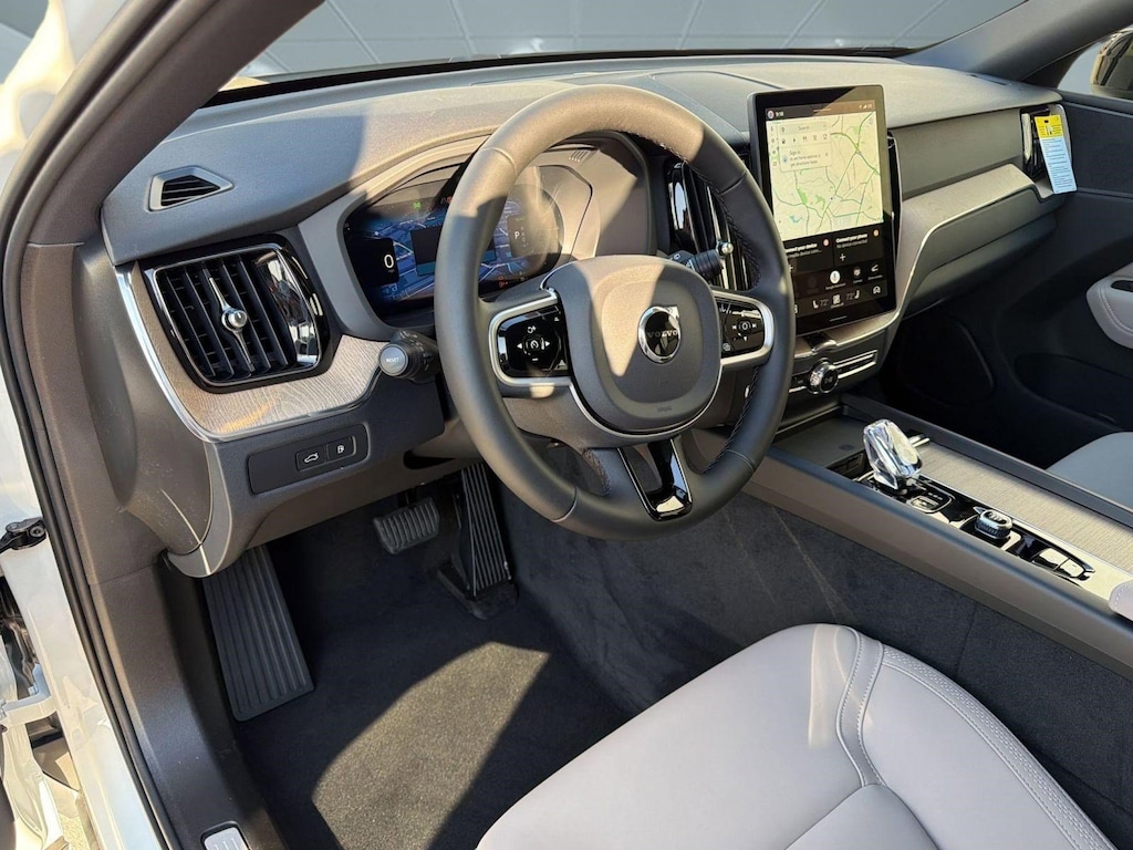 New 2026 Volvo XC60 plug-in hybrid T8 Core SUV