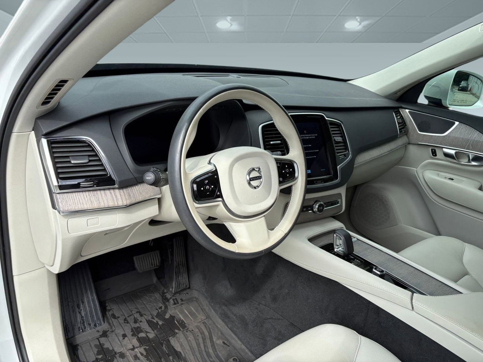 2024 Volvo XC90 Plus photo 3
