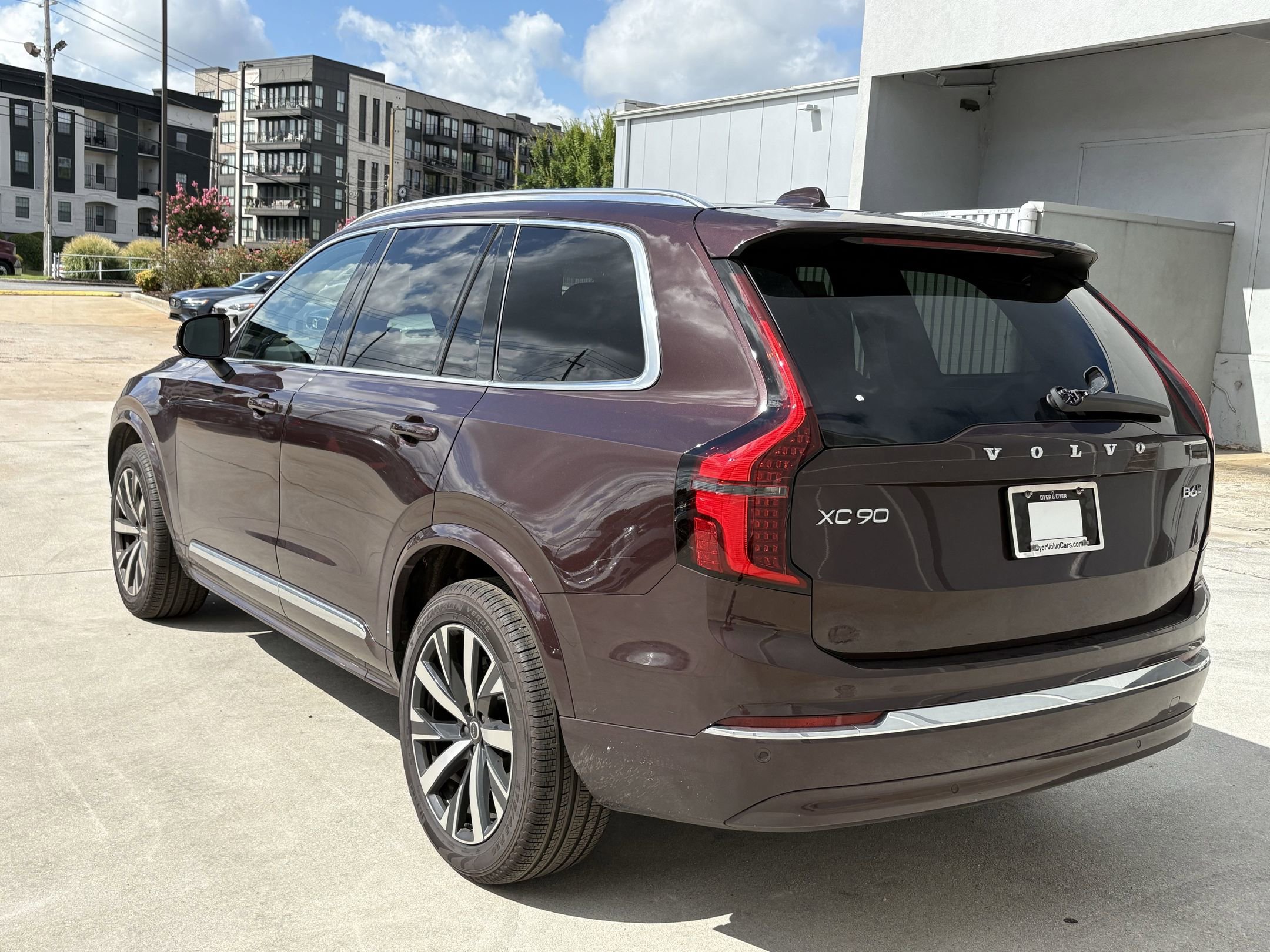 2025 Volvo XC90 Core photo 3