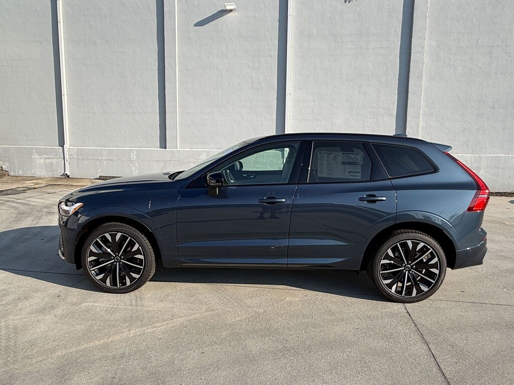 New 2026 Volvo XC60 plug-in hybrid T8 Ultra SUV