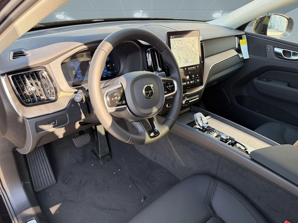 New 2026 Volvo XC60 B5 Core SUV