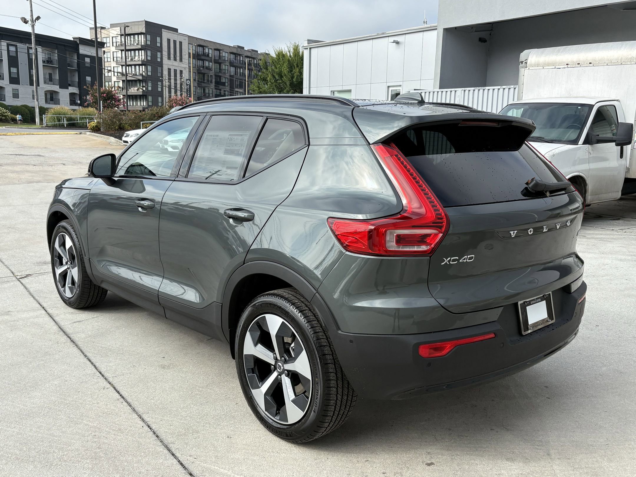 2026 Volvo XC40 Plus photo 3