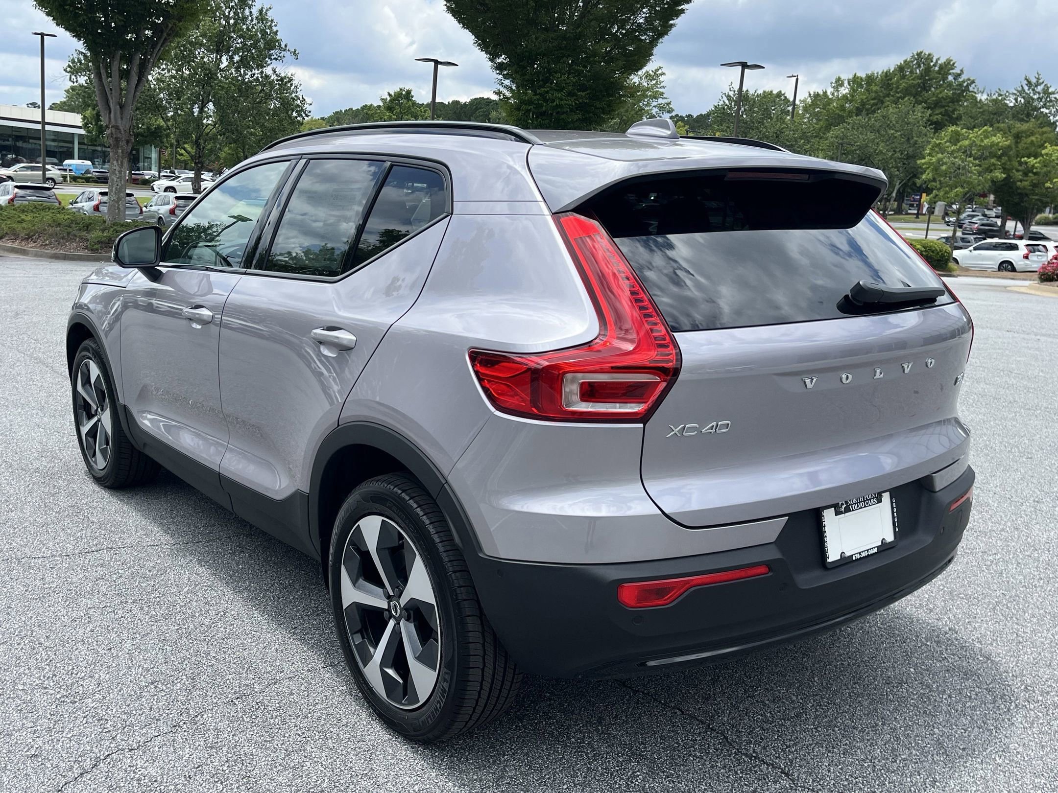 2026 Volvo XC40 Plus photo 3
