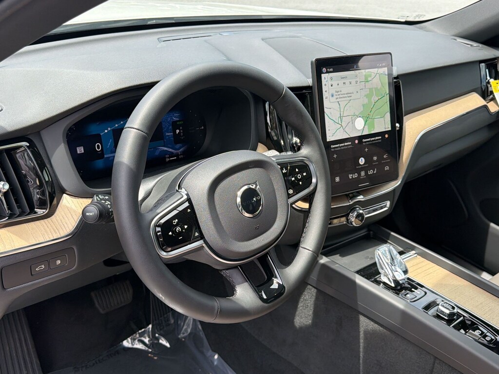 New 2026 Volvo XC60 plug-in hybrid T8 Core SUV