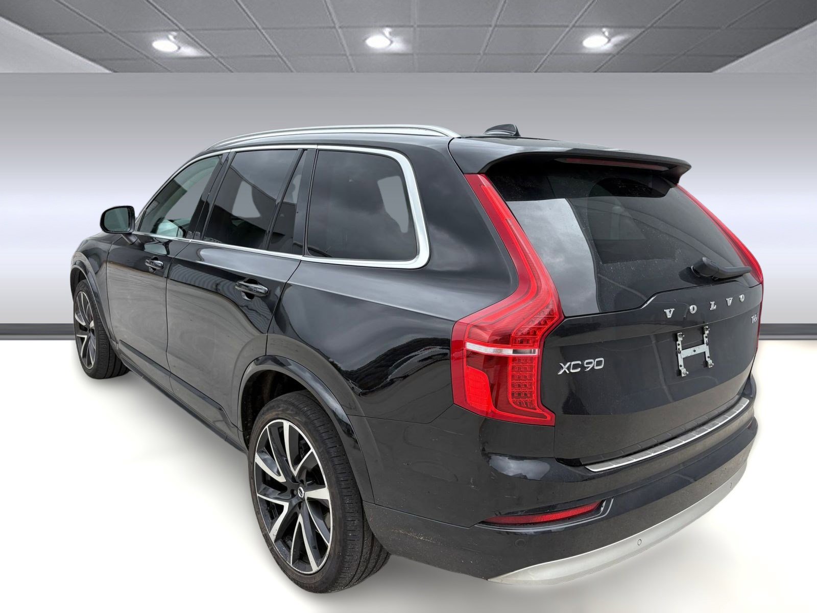 2022 Volvo XC90 Momentum photo 3