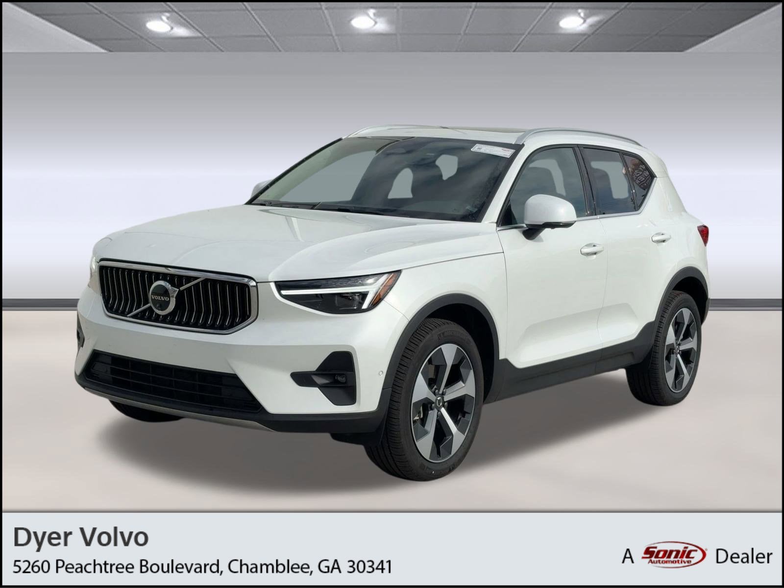 2024 Volvo XC40 Plus's photo