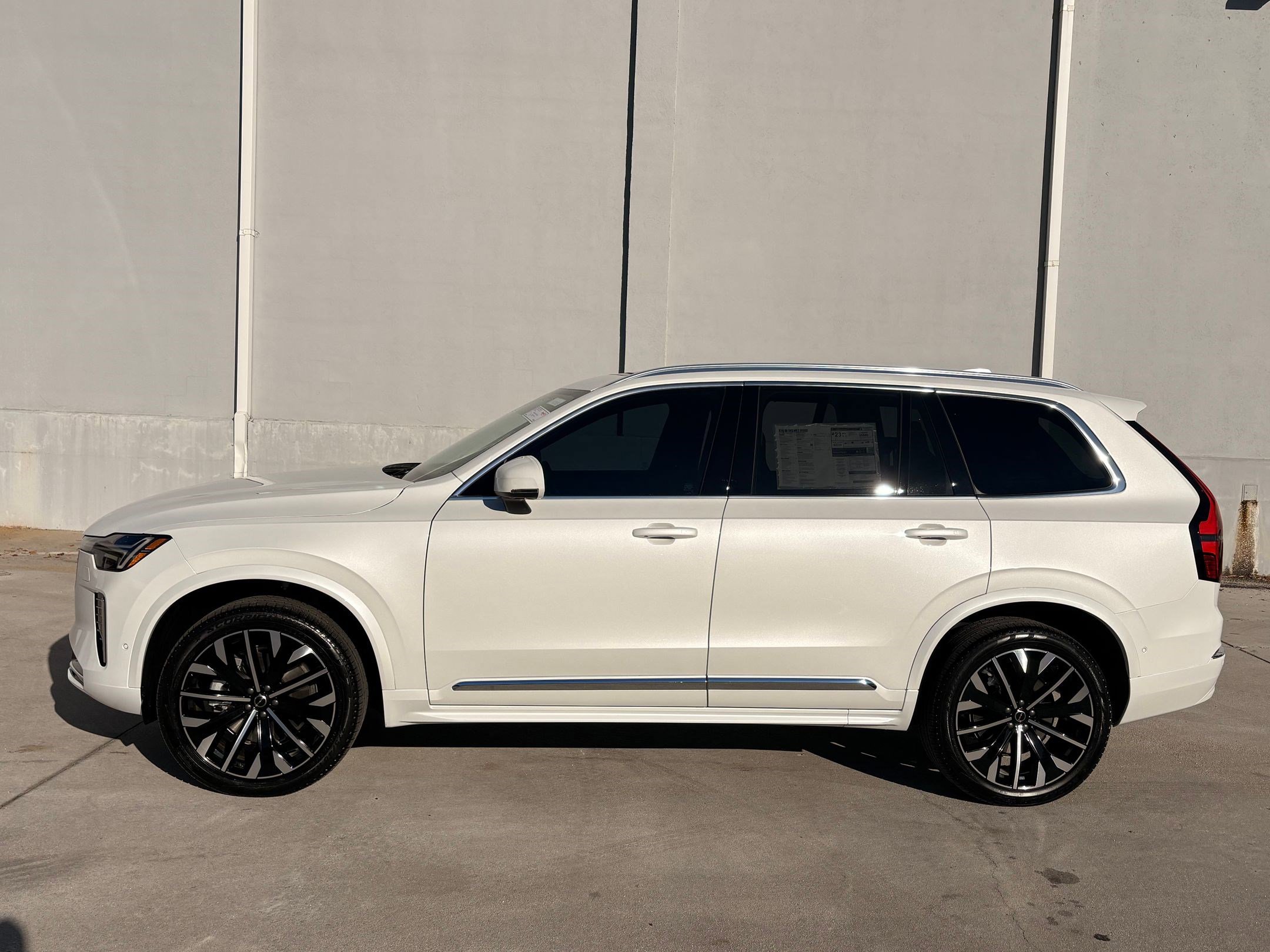 2026 Volvo XC90 photo 2