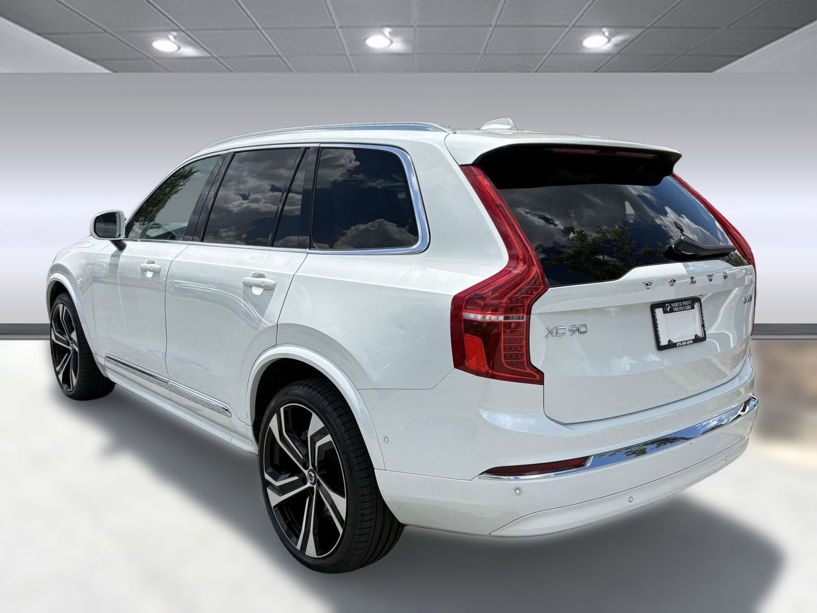 2024 Volvo XC90 AWD Ultimate photo 2