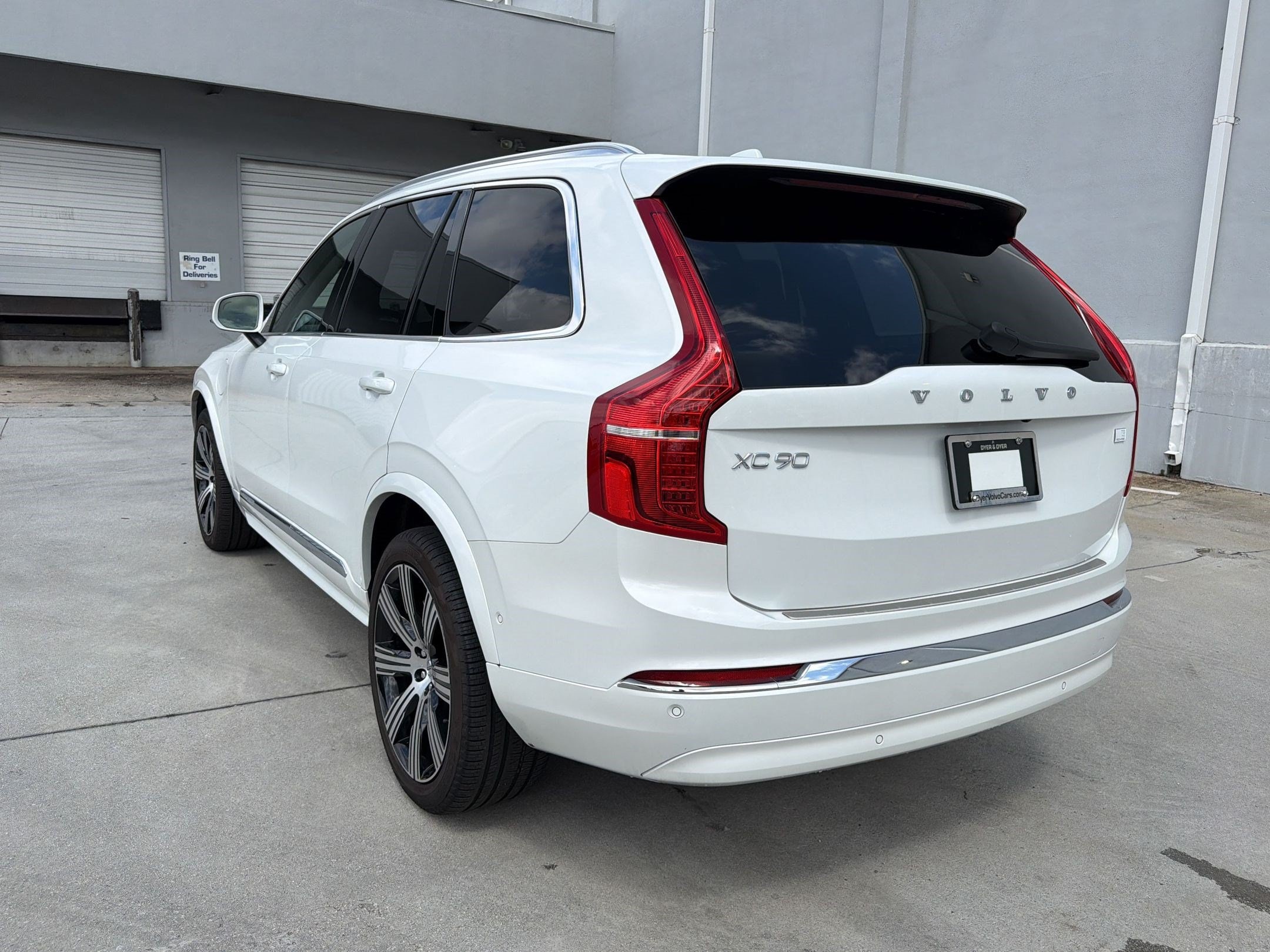 XC90 Plug-in Hybrid Plus Bright Theme SUV