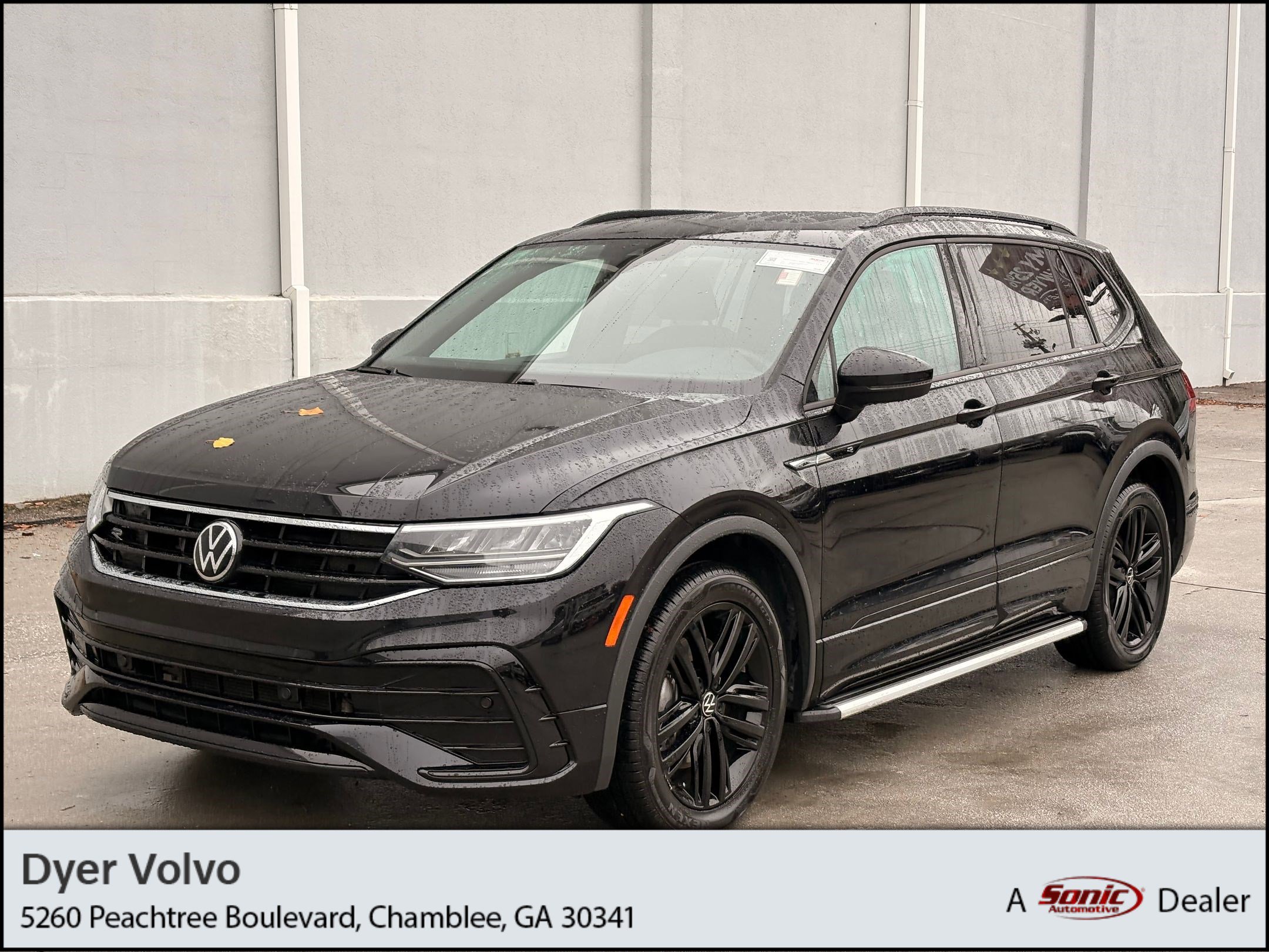 2022 Volkswagen Tiguan SE R-LINE BLACK's photo