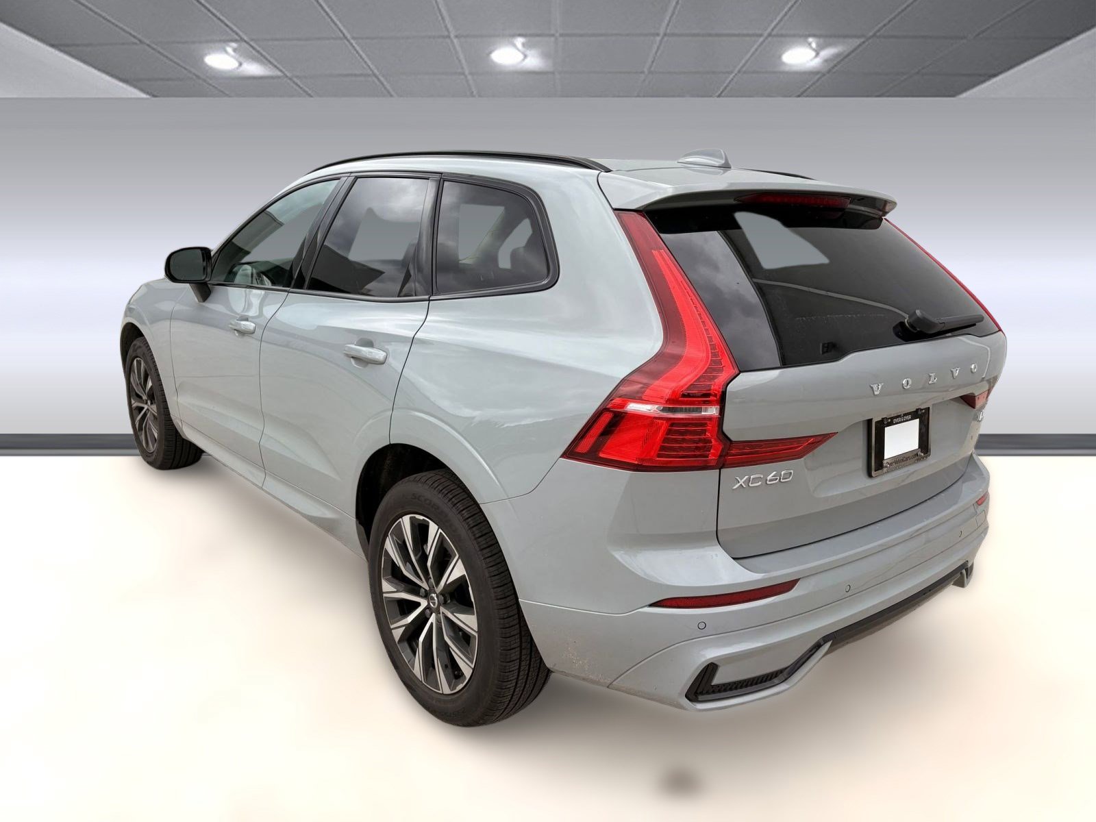 2025 Volvo XC60 B5 Core photo 3