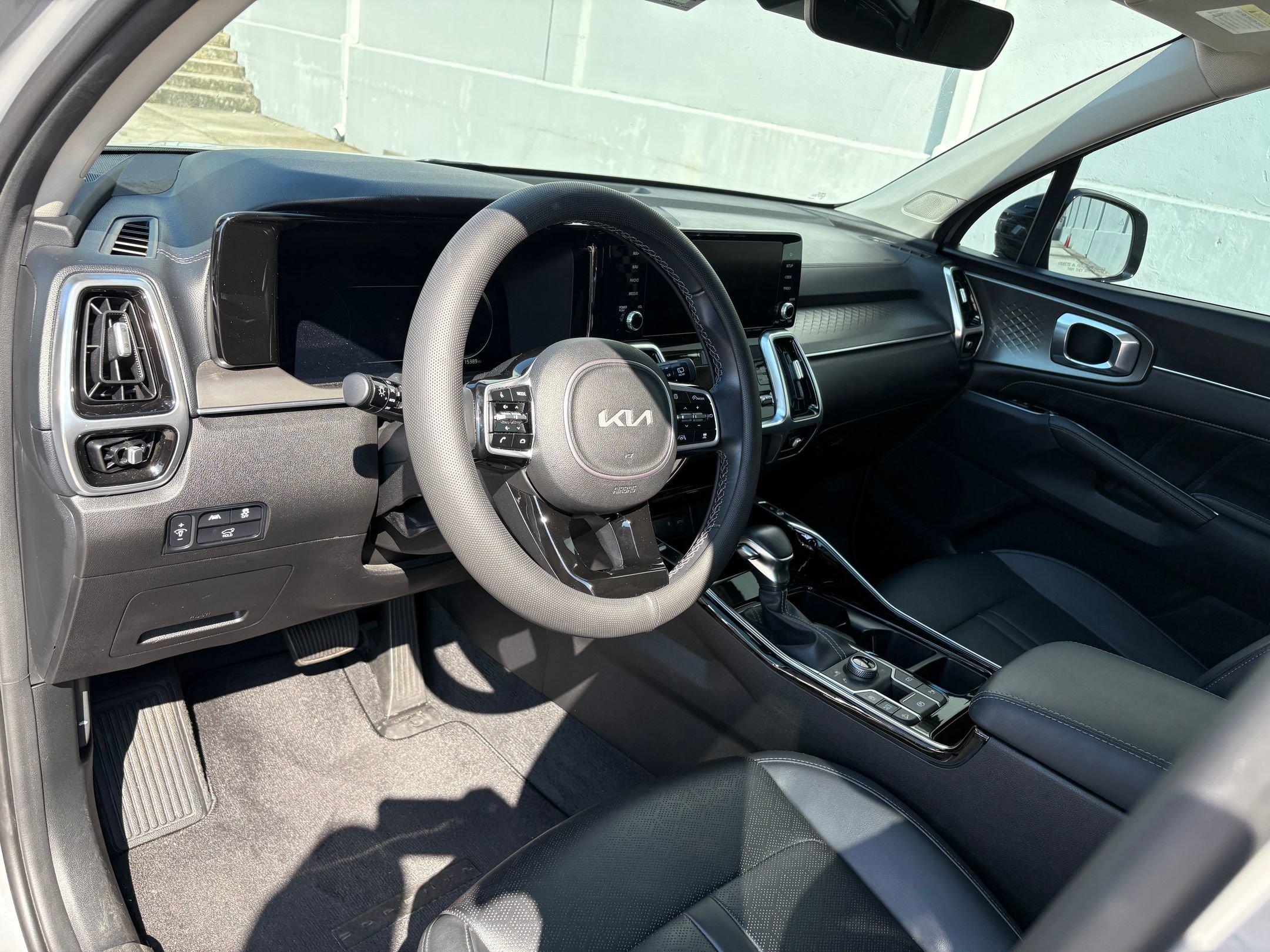 2023 Kia Sorento SX photo 3
