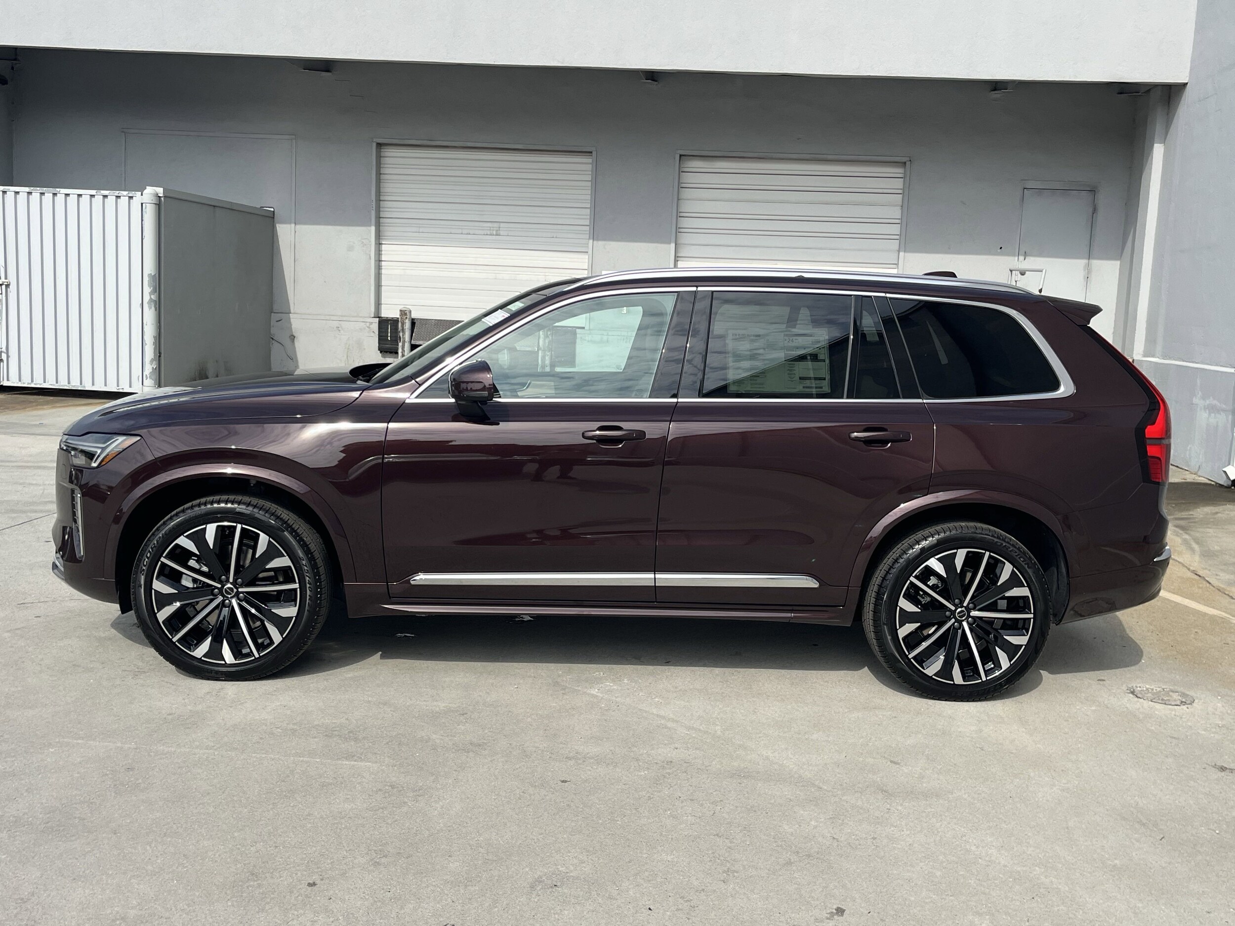 2026 Volvo XC90 B5 Core photo 3