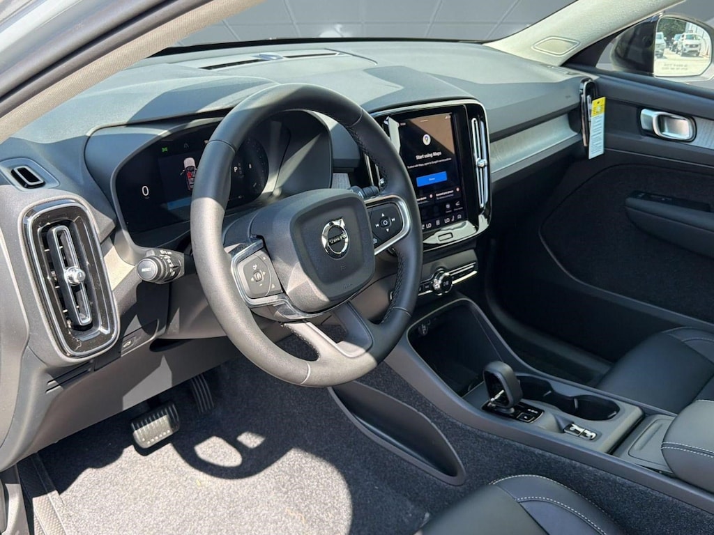 Used 2026 Volvo XC40 B5 Core SUV