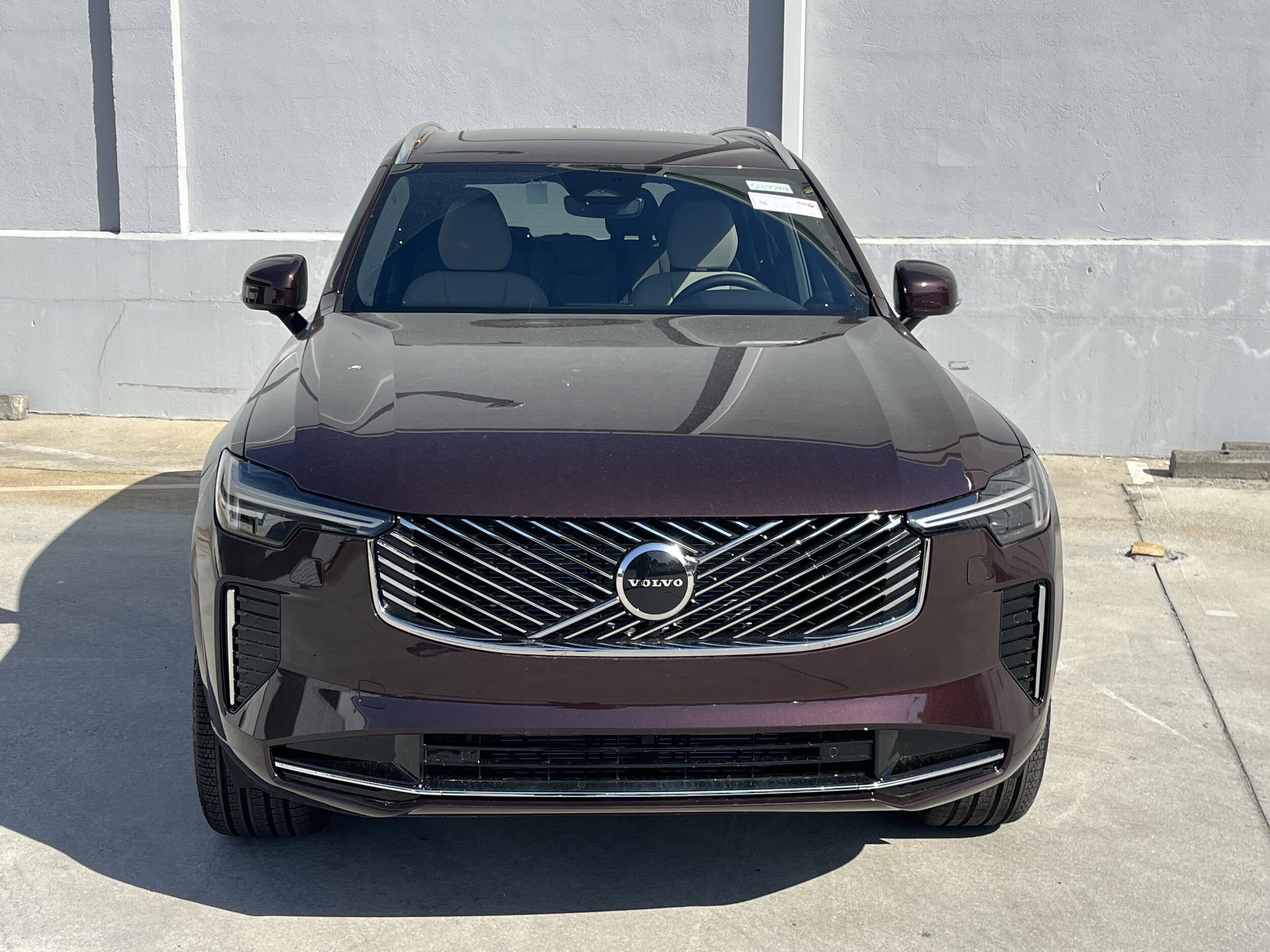 2025 Volvo XC90 Core photo 3