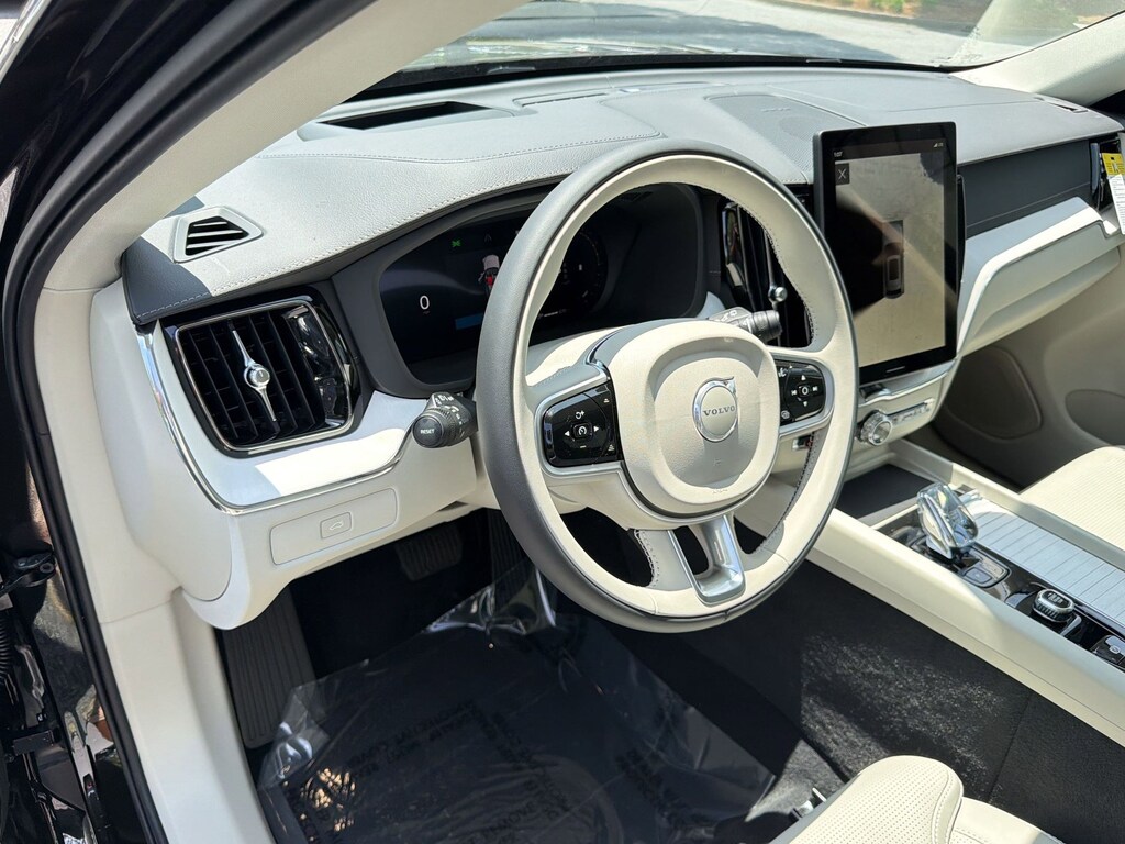 New 2026 Volvo XC60 B5 Ultra SUV