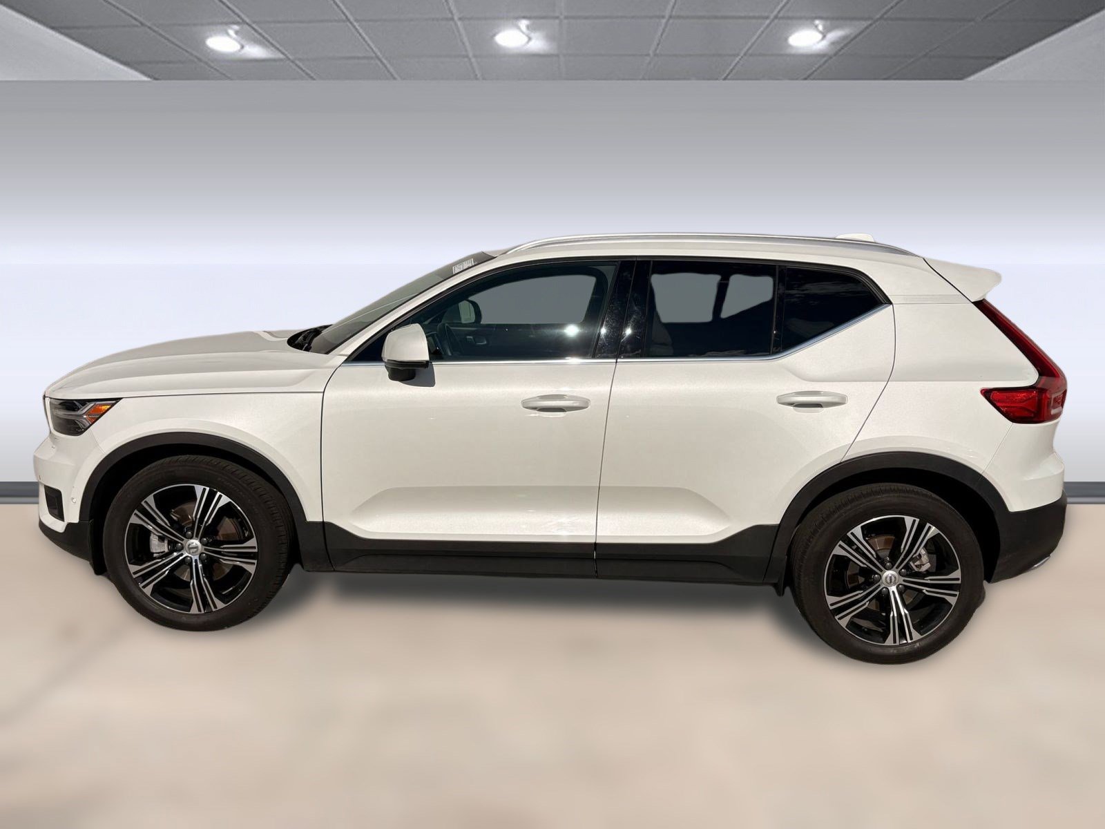 2020 Volvo XC40 Inscription photo 2