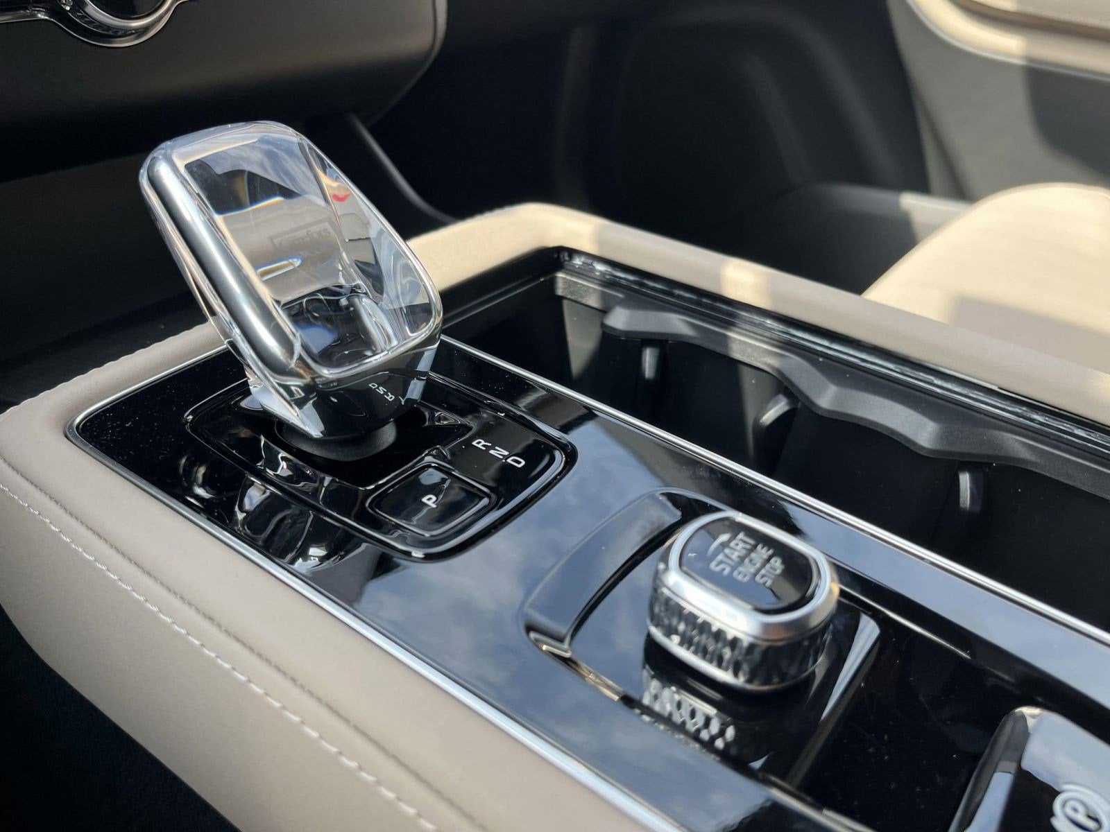 2026 Volvo XC90 Plus - Photo 19