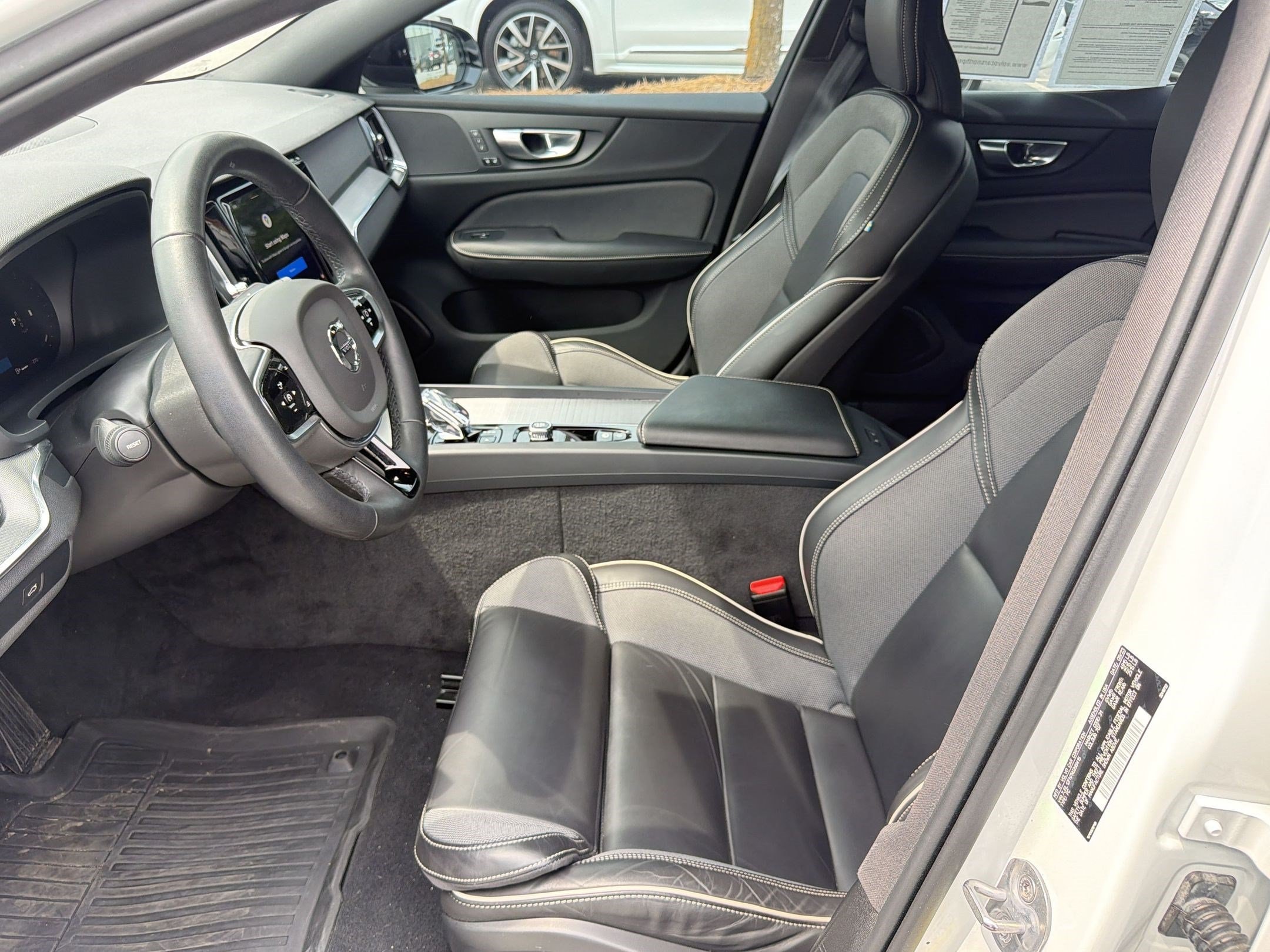 S60 Plus Black Edition Sedan
