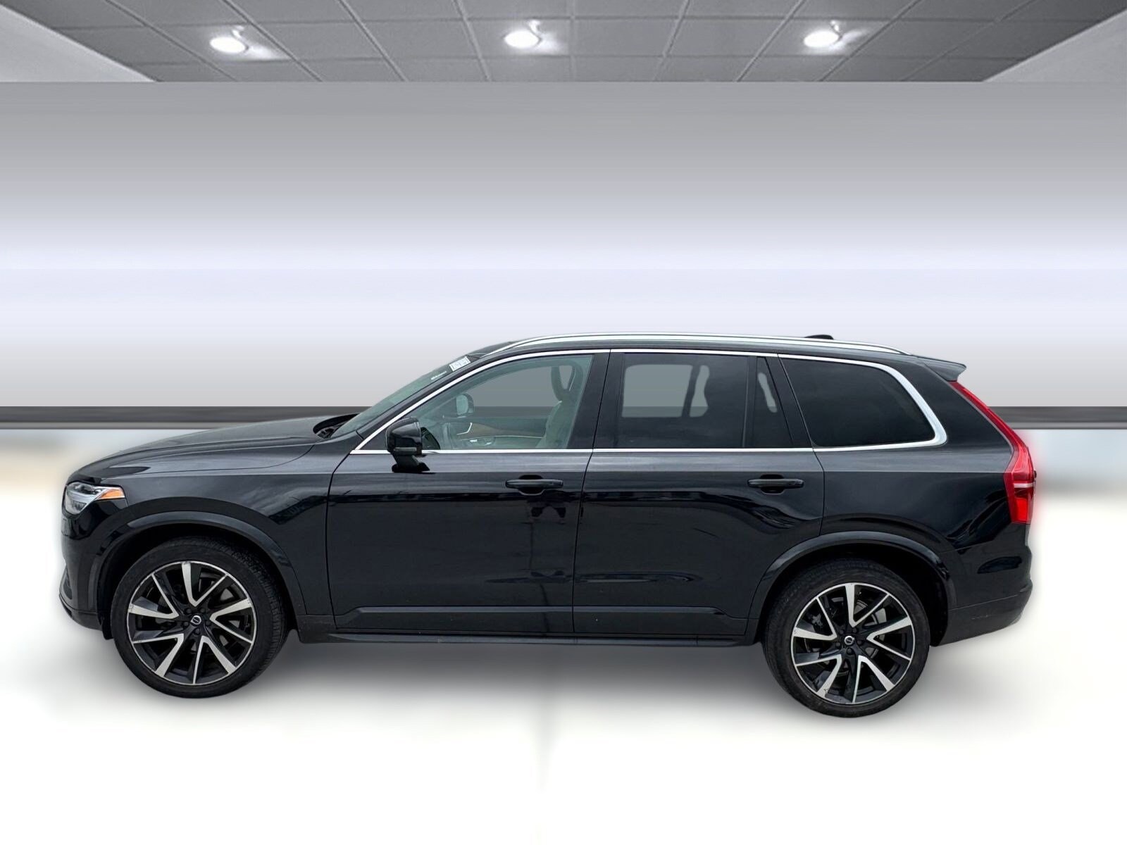 2022 Volvo XC90 Momentum photo 2