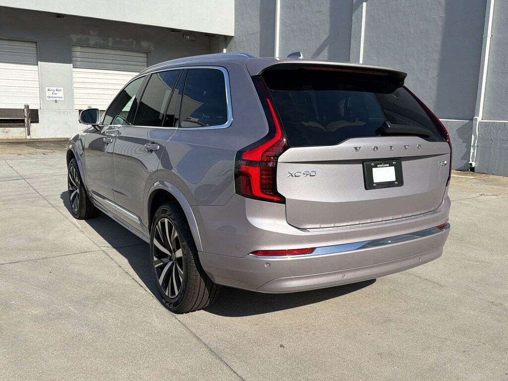 New 2026 Volvo XC90 plug-in hybrid T8 Core SUV