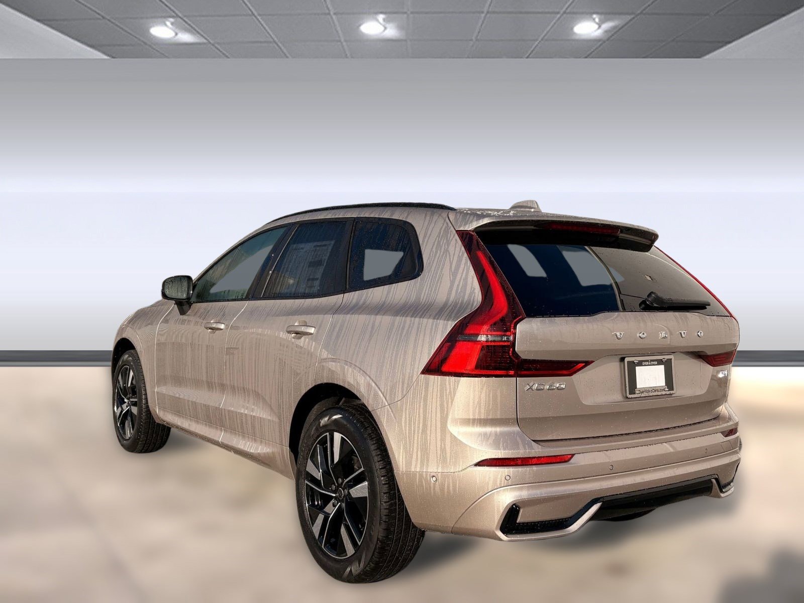 2026 Volvo XC60 B5 Plus photo 3