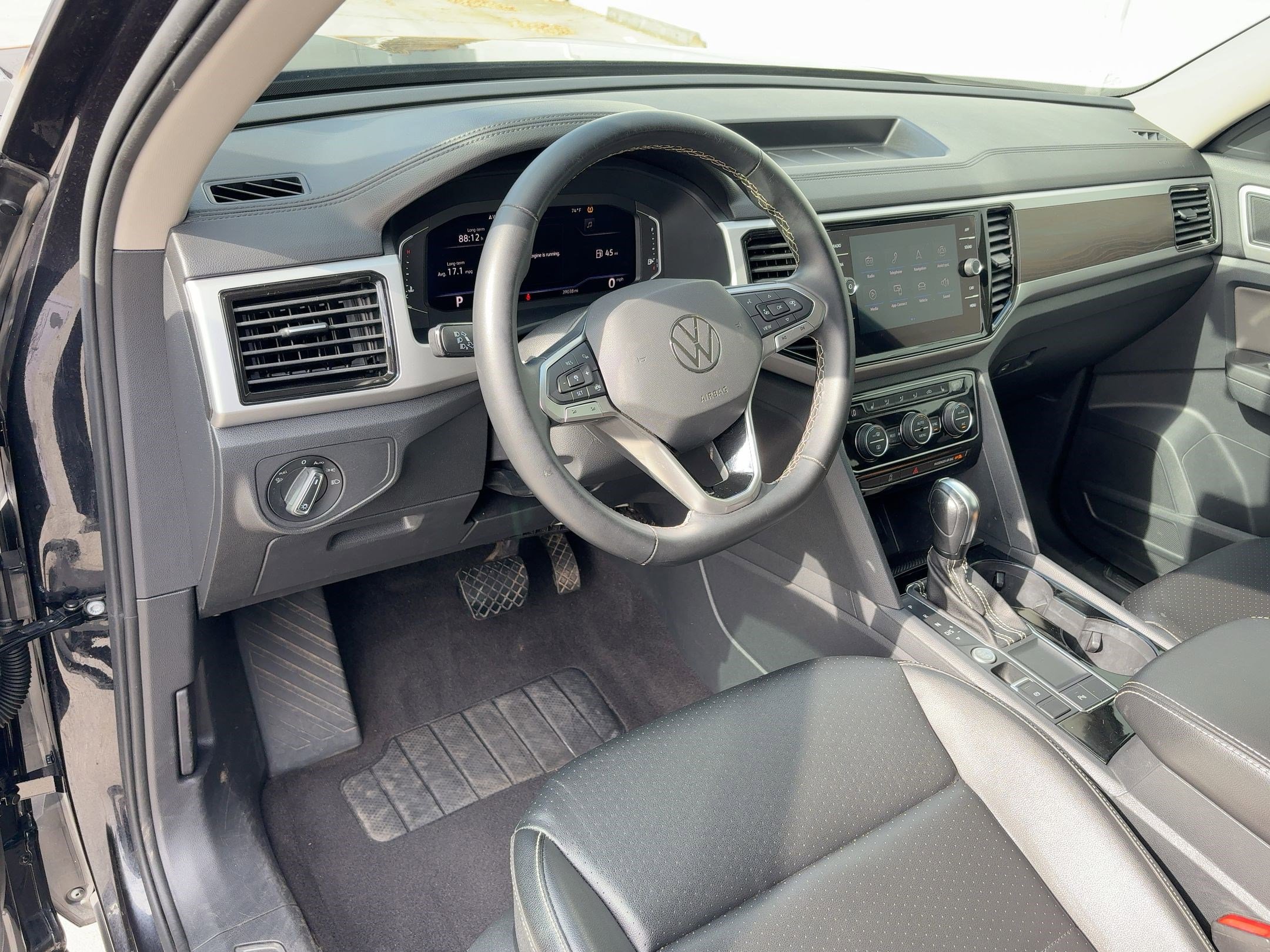 2022 Volkswagen Atlas V6 SE Technology photo 2