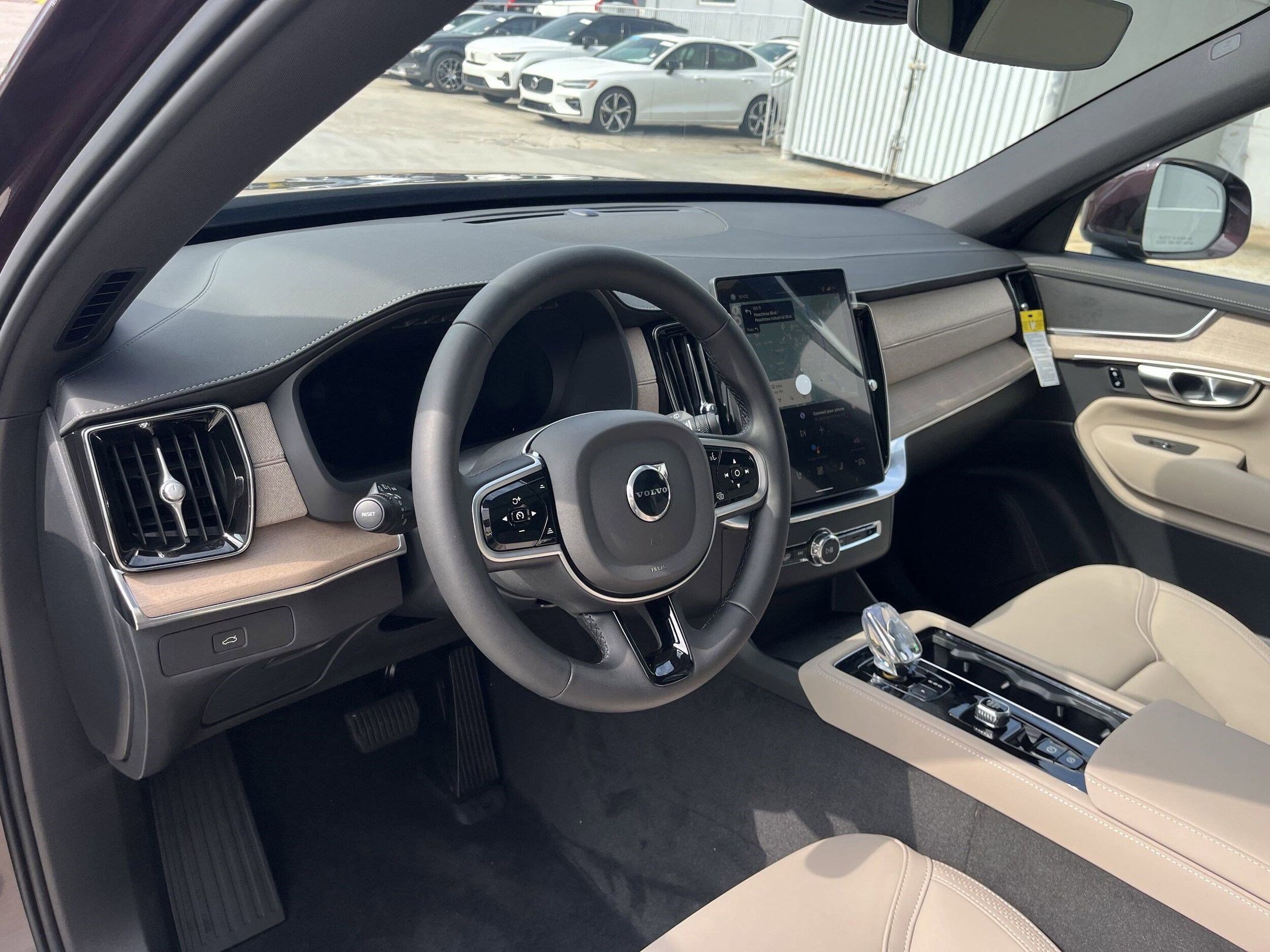 2026 Volvo XC90 B5 Core photo 4