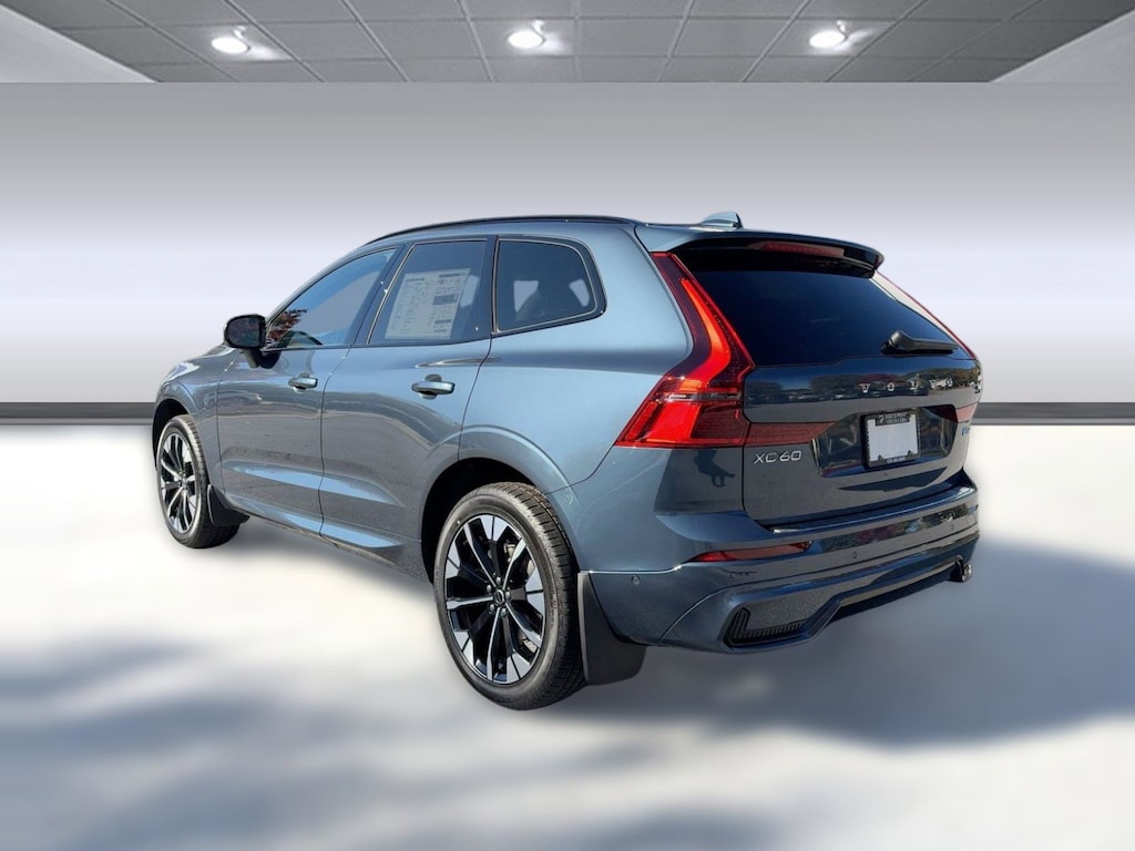 New 2026 Volvo XC60 B5 Plus SUV
