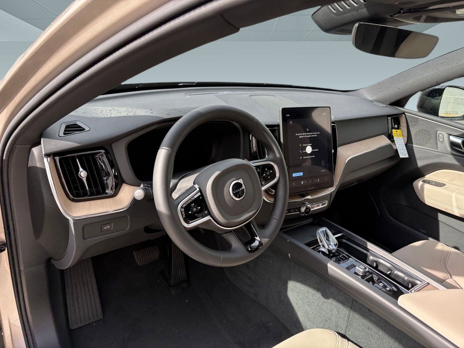 2026 Volvo XC60 B5 Plus photo 4