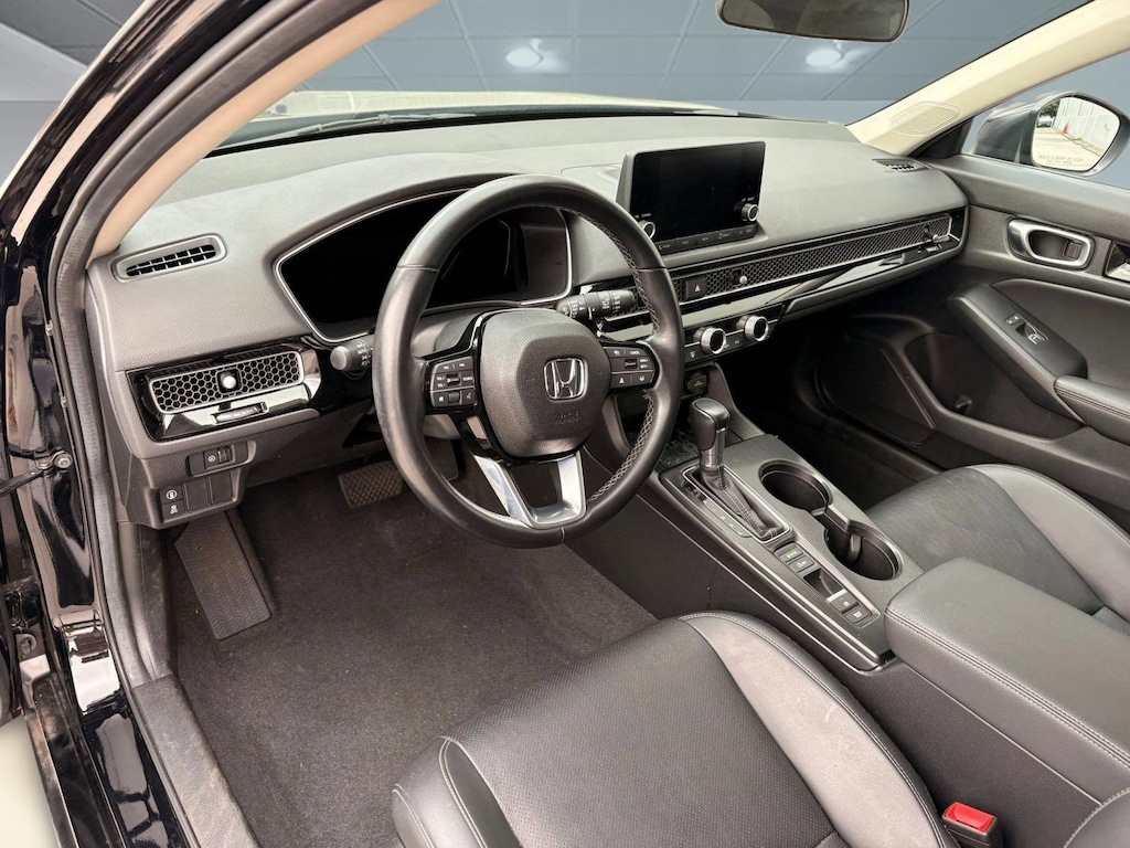 Used 2024 Honda Civic EX-L Hatchback