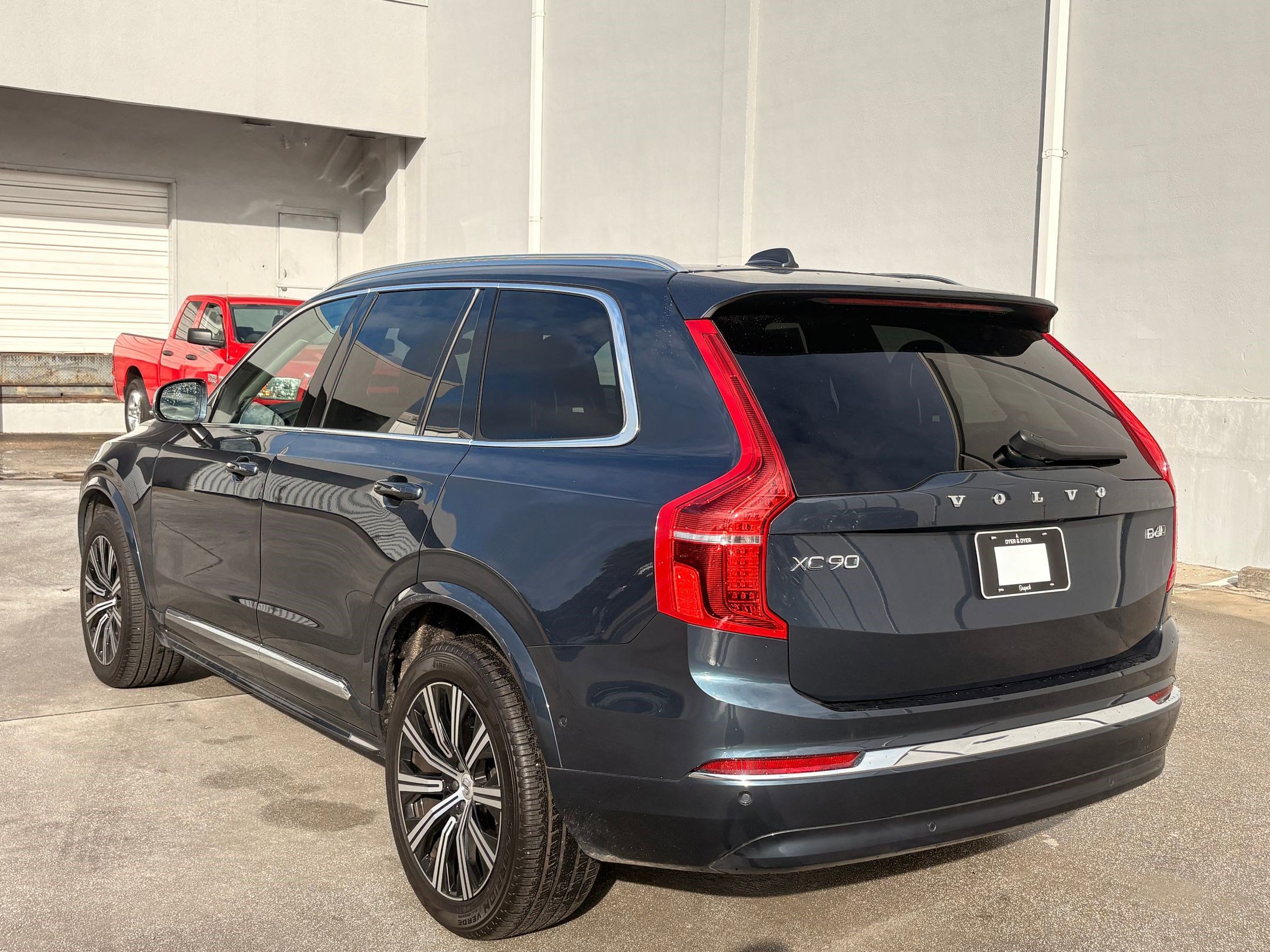 2024 Volvo XC90 Plus photo 2
