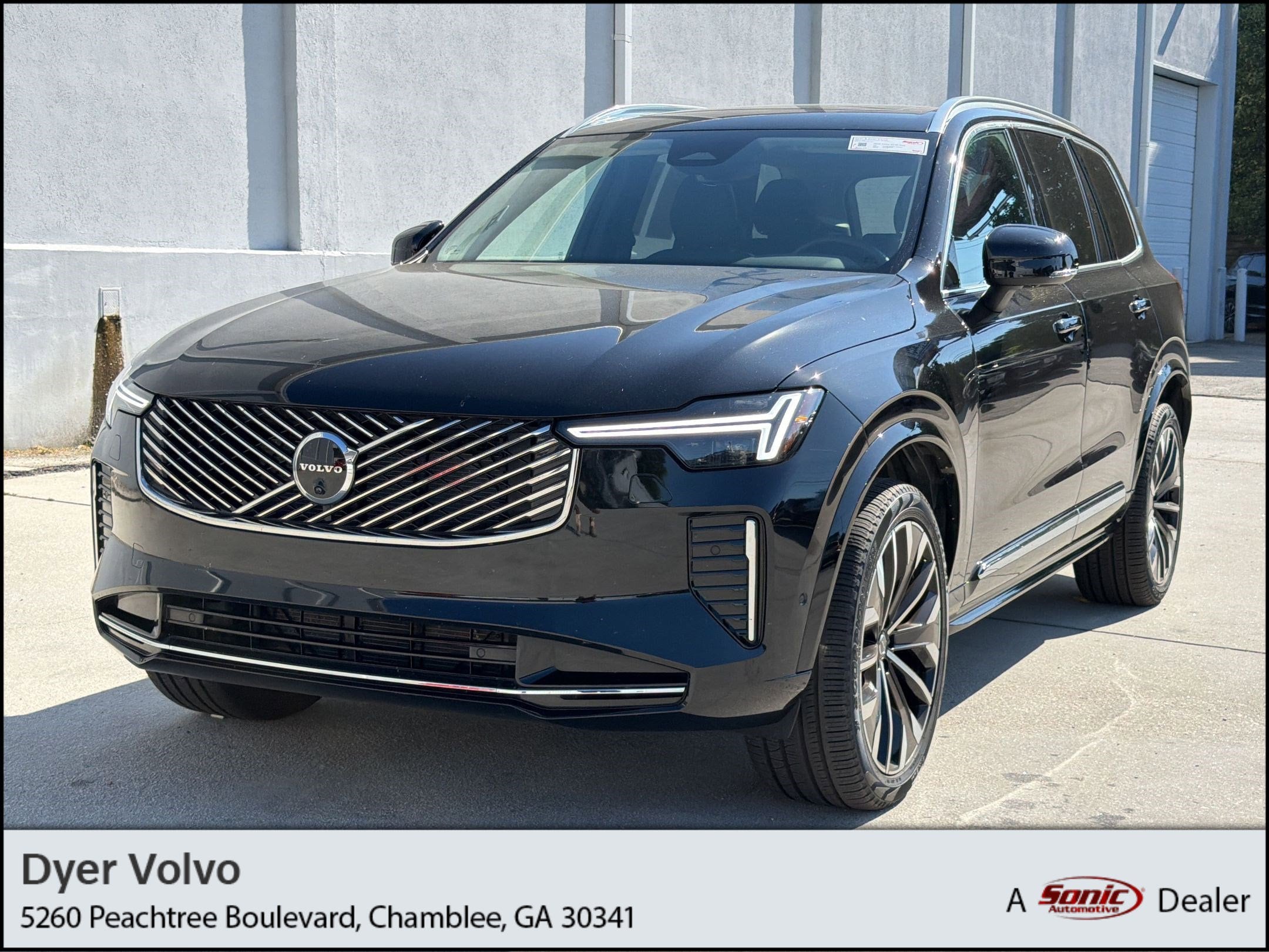 2025 Volvo XC90 B5 Plus Bright 4WD's photo