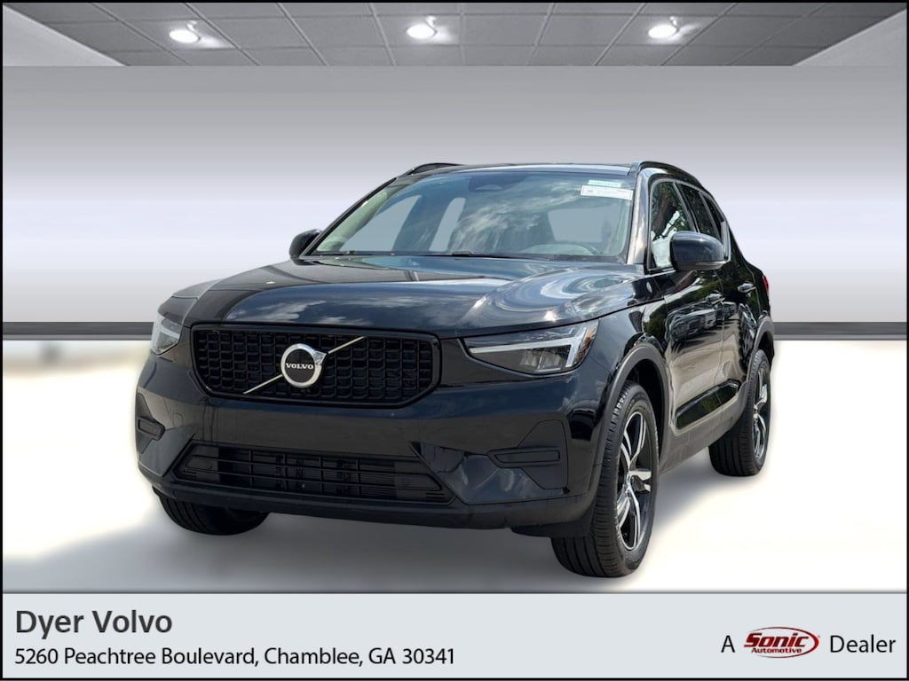 New 2026 Volvo XC40 B5 Core SUV