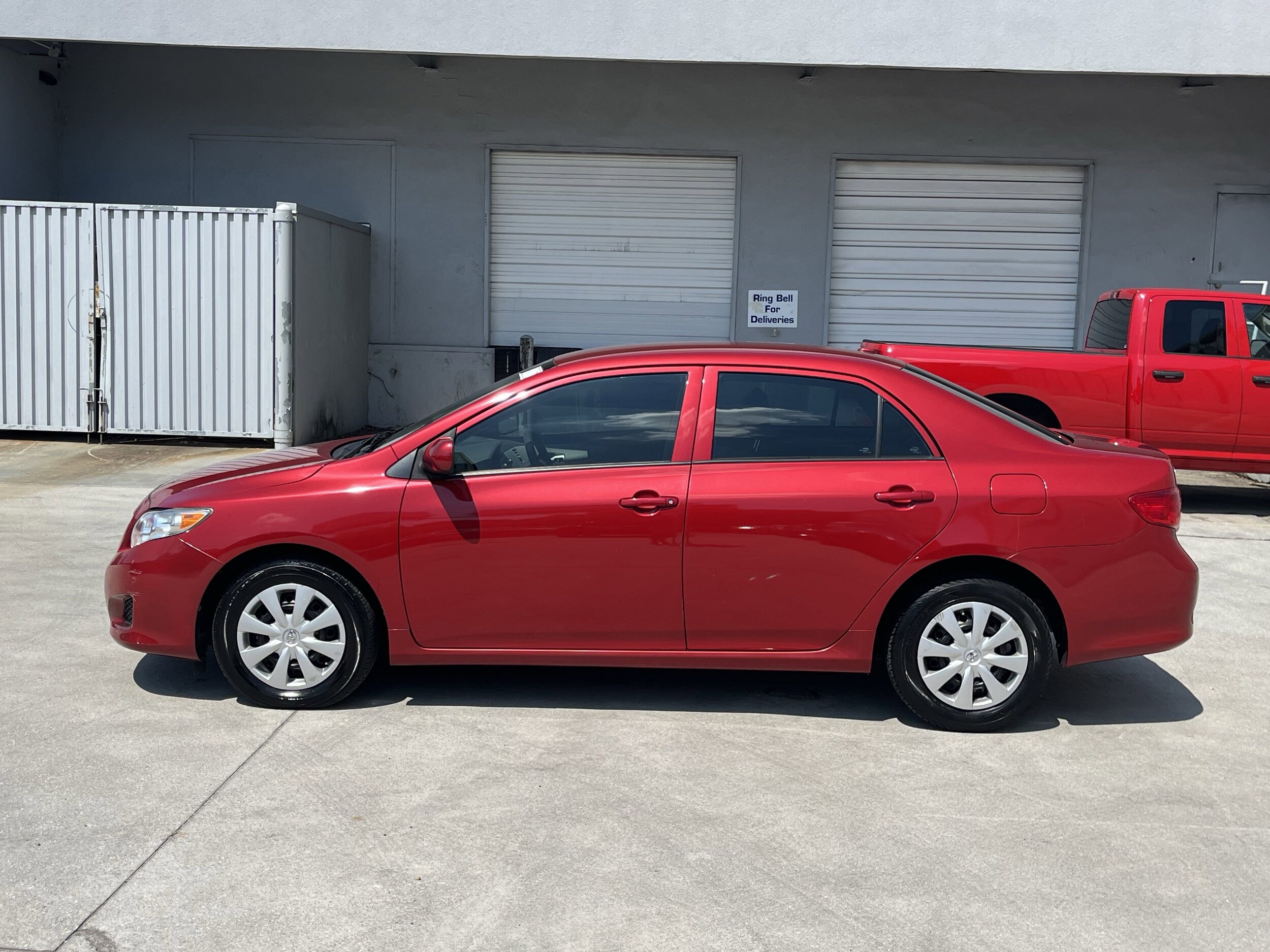 2010 Toyota Corolla LE photo 3