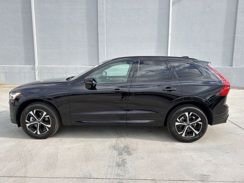 New 2026 Volvo XC60 B5 Core SUV