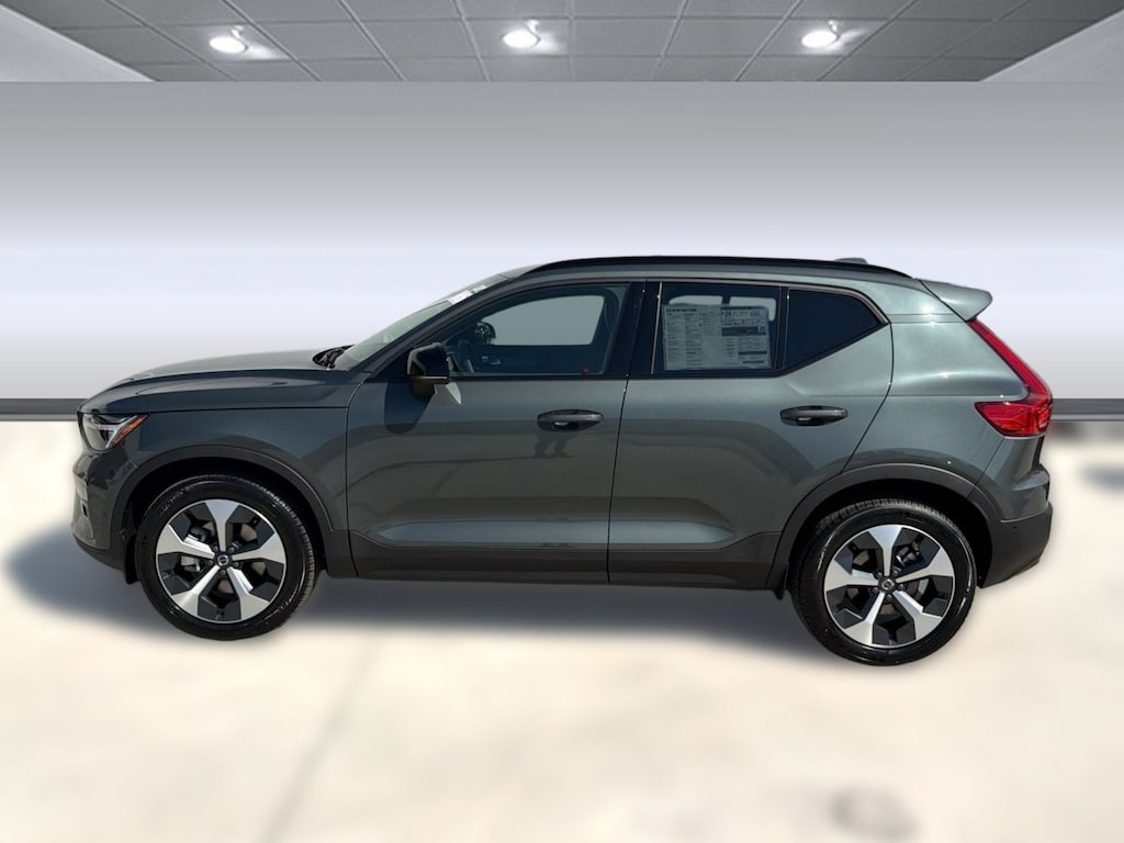 New 2026 Volvo XC40 B5 Plus SUV