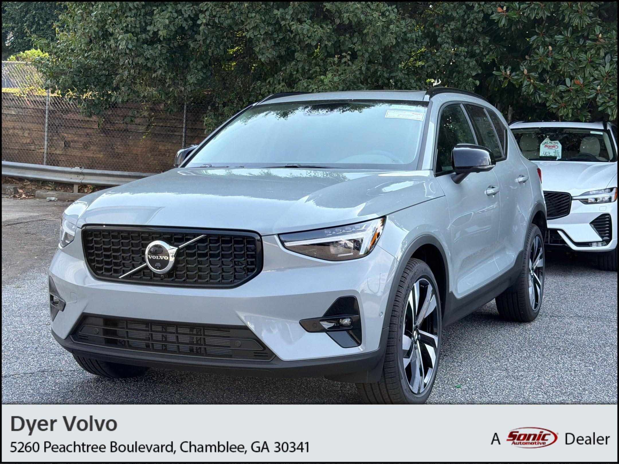2026 Volvo XC40 B5 Ultra Dark AWD's photo