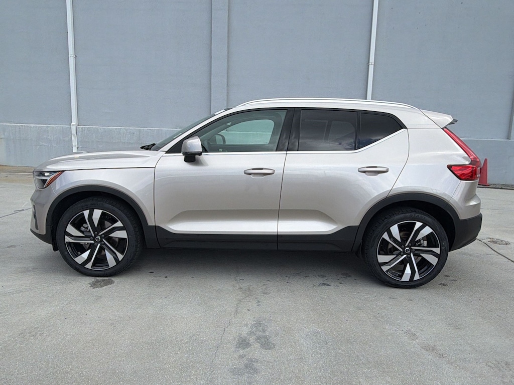Certified 2023 Volvo XC40 Plus Bright Theme SUV