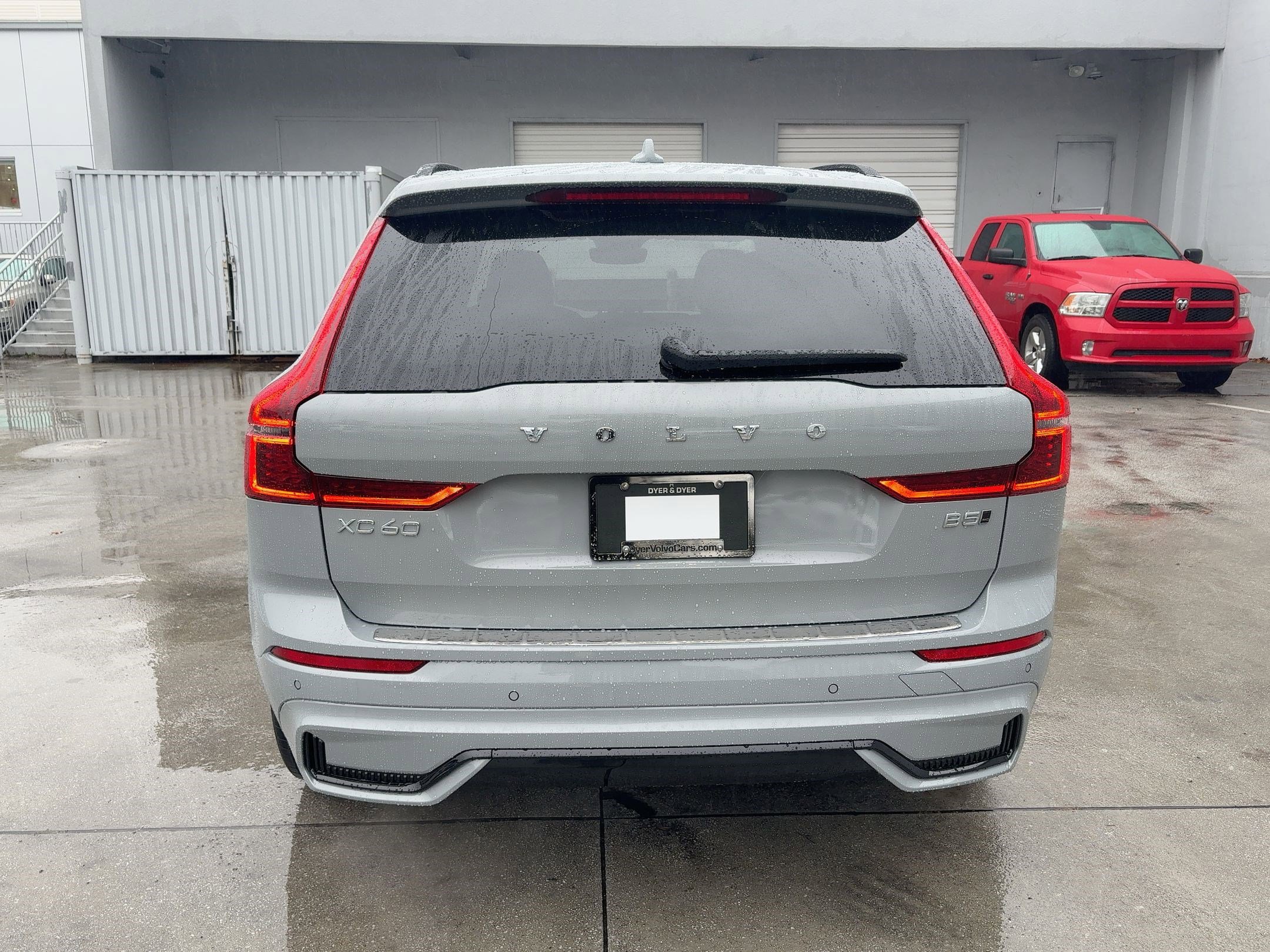 2026 Volvo XC60 B5 Plus photo 4