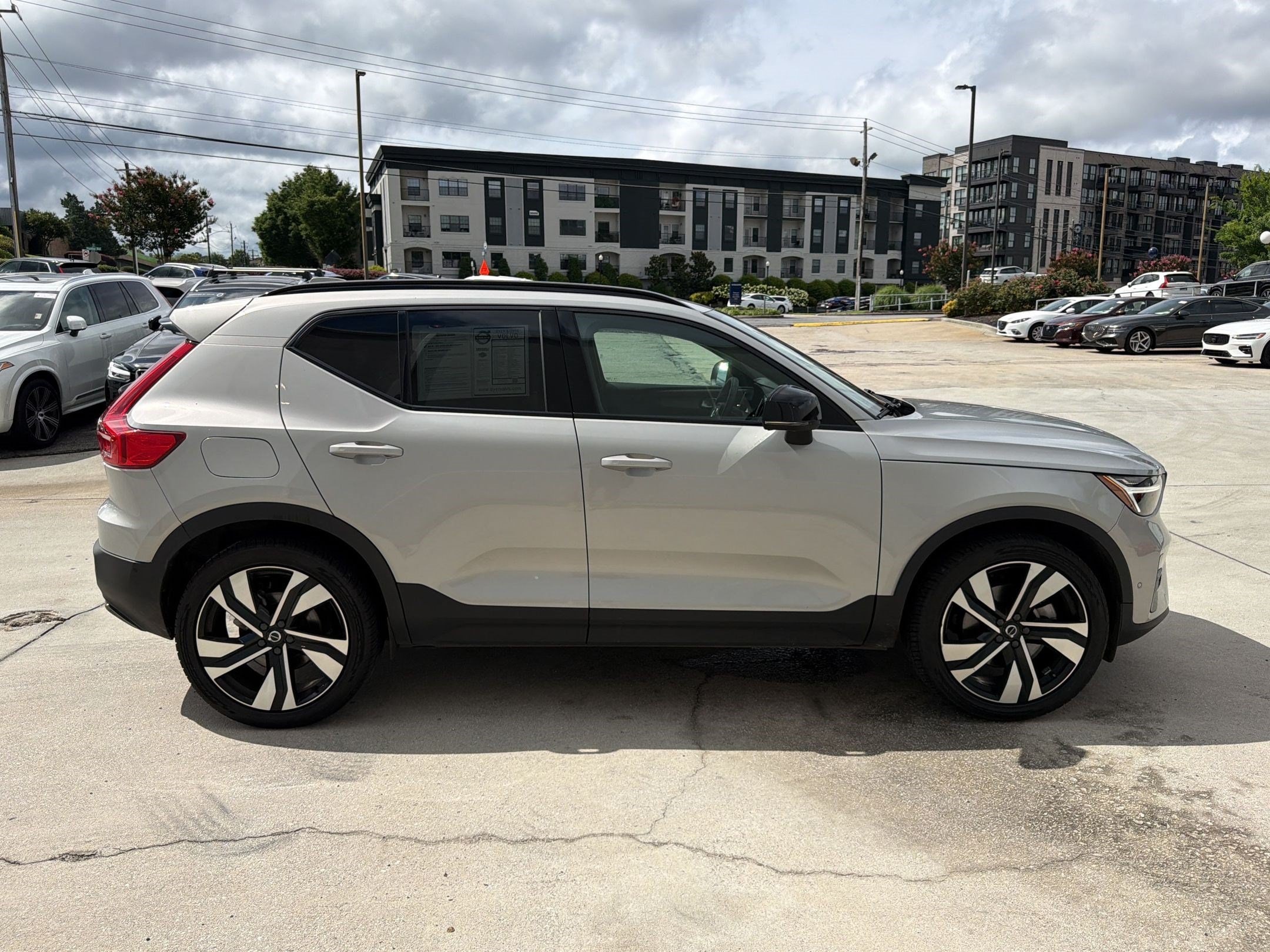 XC40 Plus Dark Theme SUV