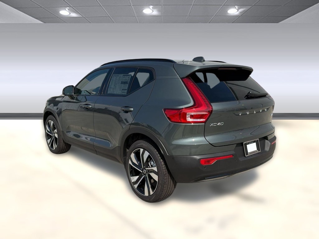 New 2026 Volvo XC40 B5 Plus SUV