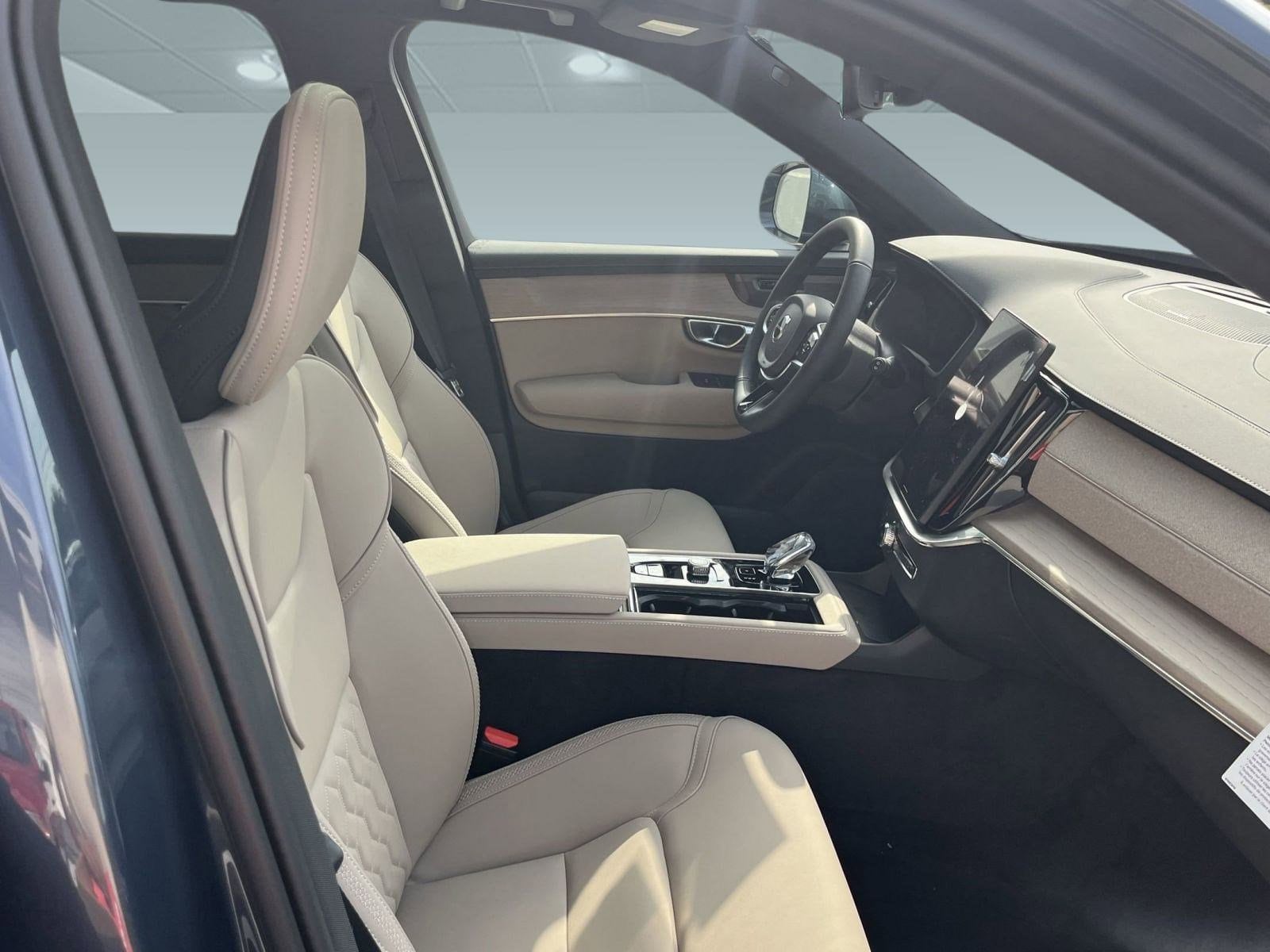 2026 Volvo XC90 Plus - Photo 29
