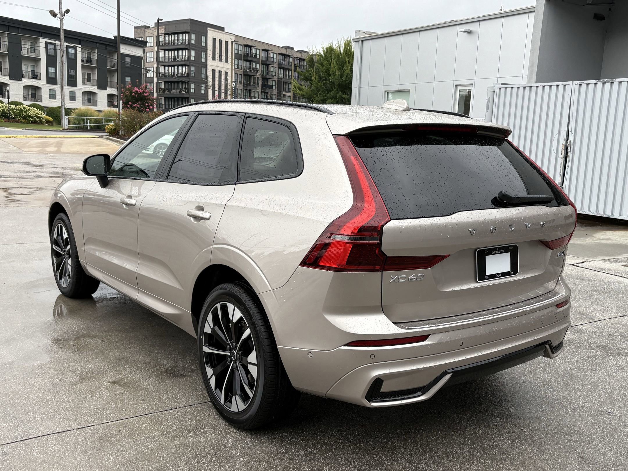 2026 Volvo XC60 B5 Plus photo 3