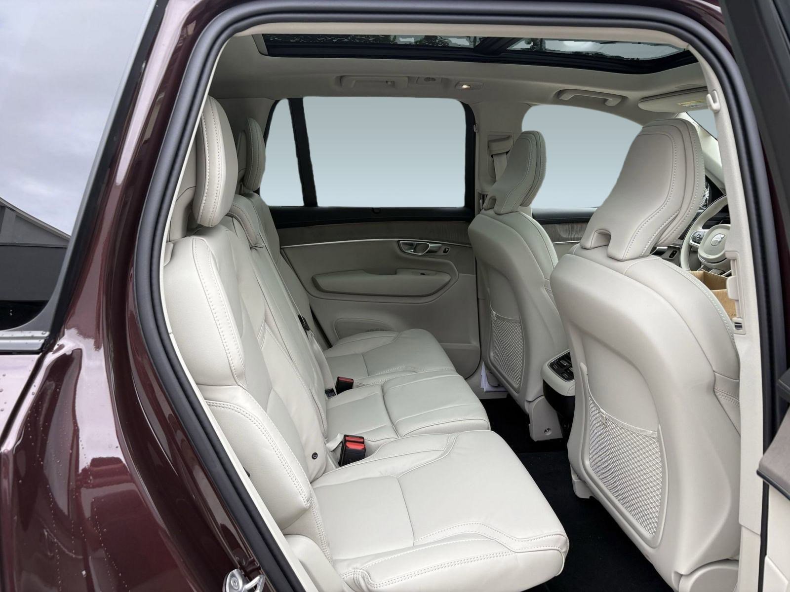 2026 Volvo XC90 Ultra - Photo 25