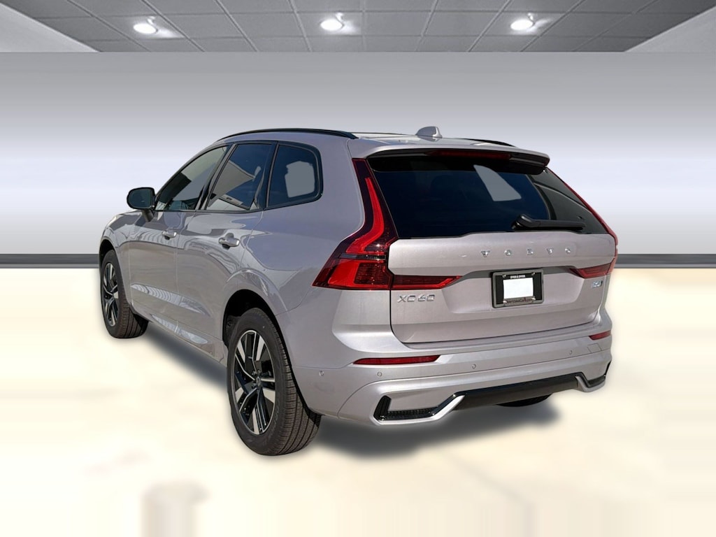 New 2026 Volvo XC60 B5 Plus SUV