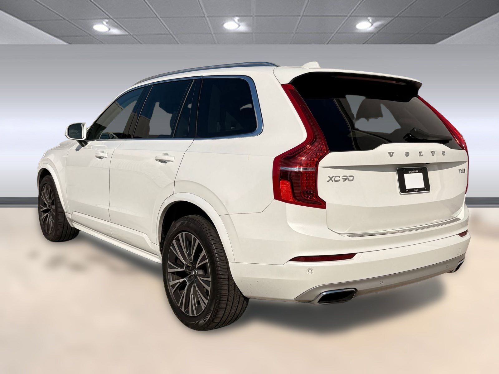 2021 Volvo XC90 Momentum photo 2