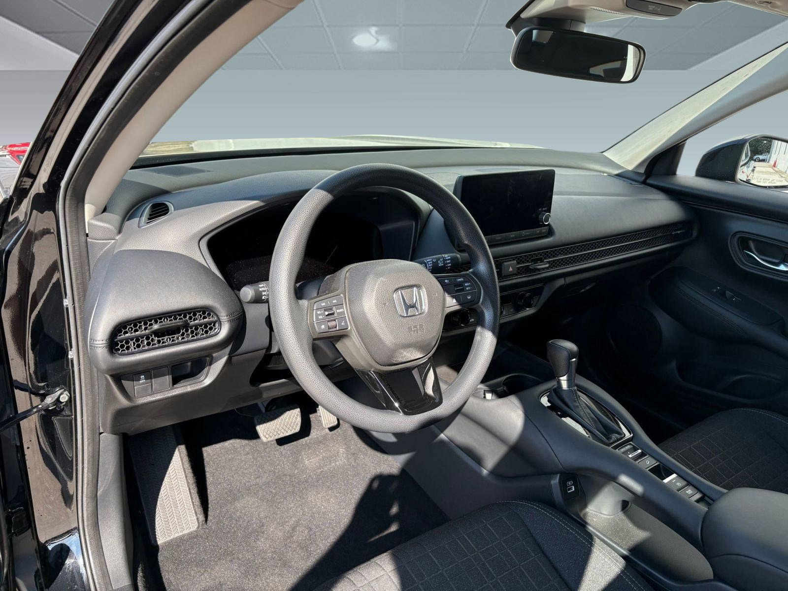 2023 Honda HR-V LX photo 4