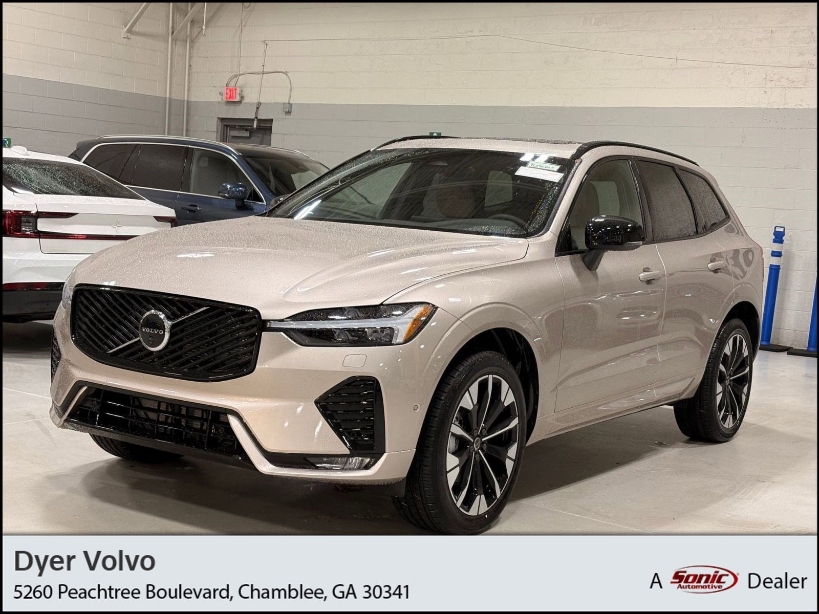 2026 Volvo XC60 Plus's photo